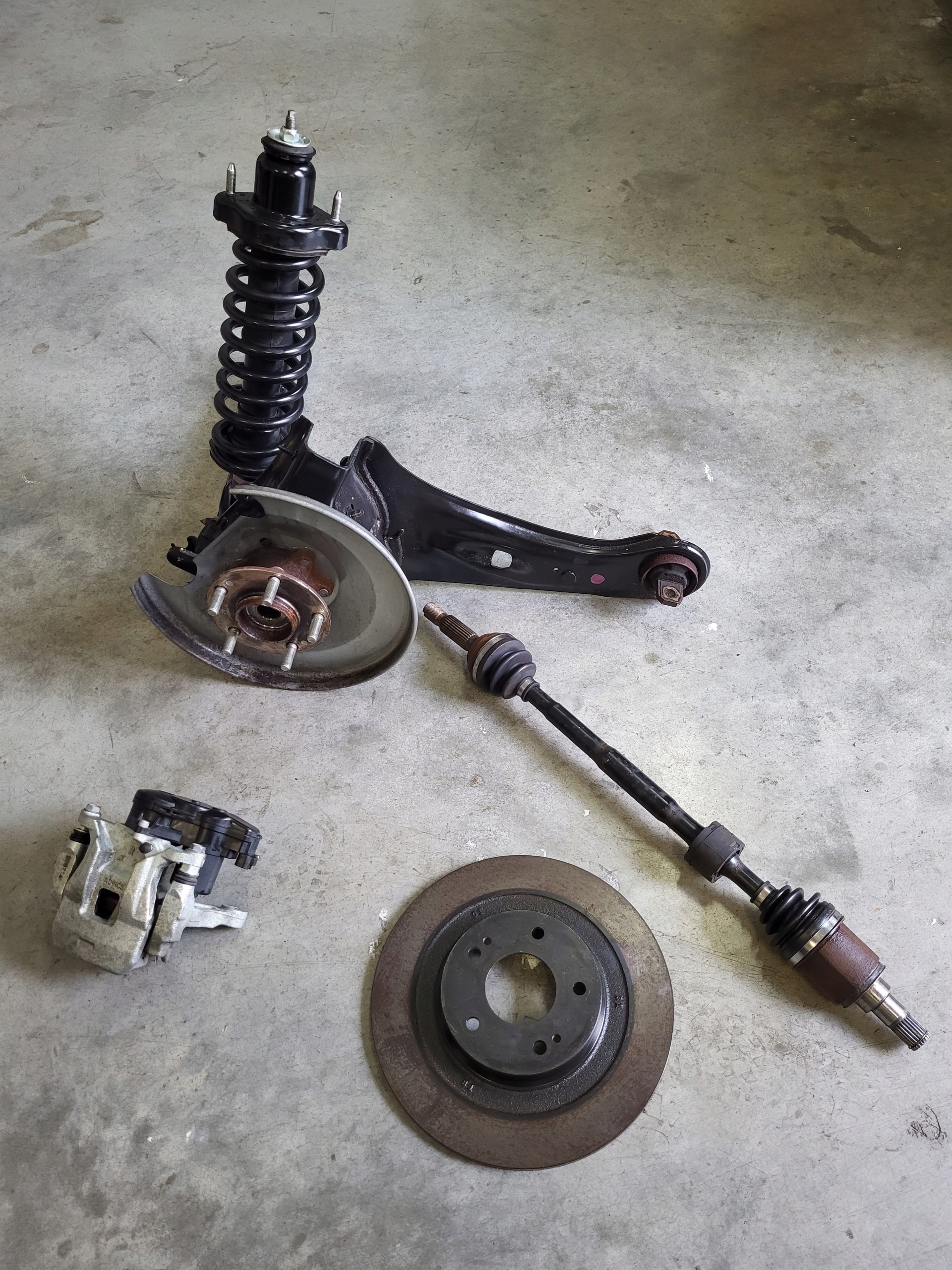 OUTLANDER III lift 2.4 4WD zawieszenie prawy tył