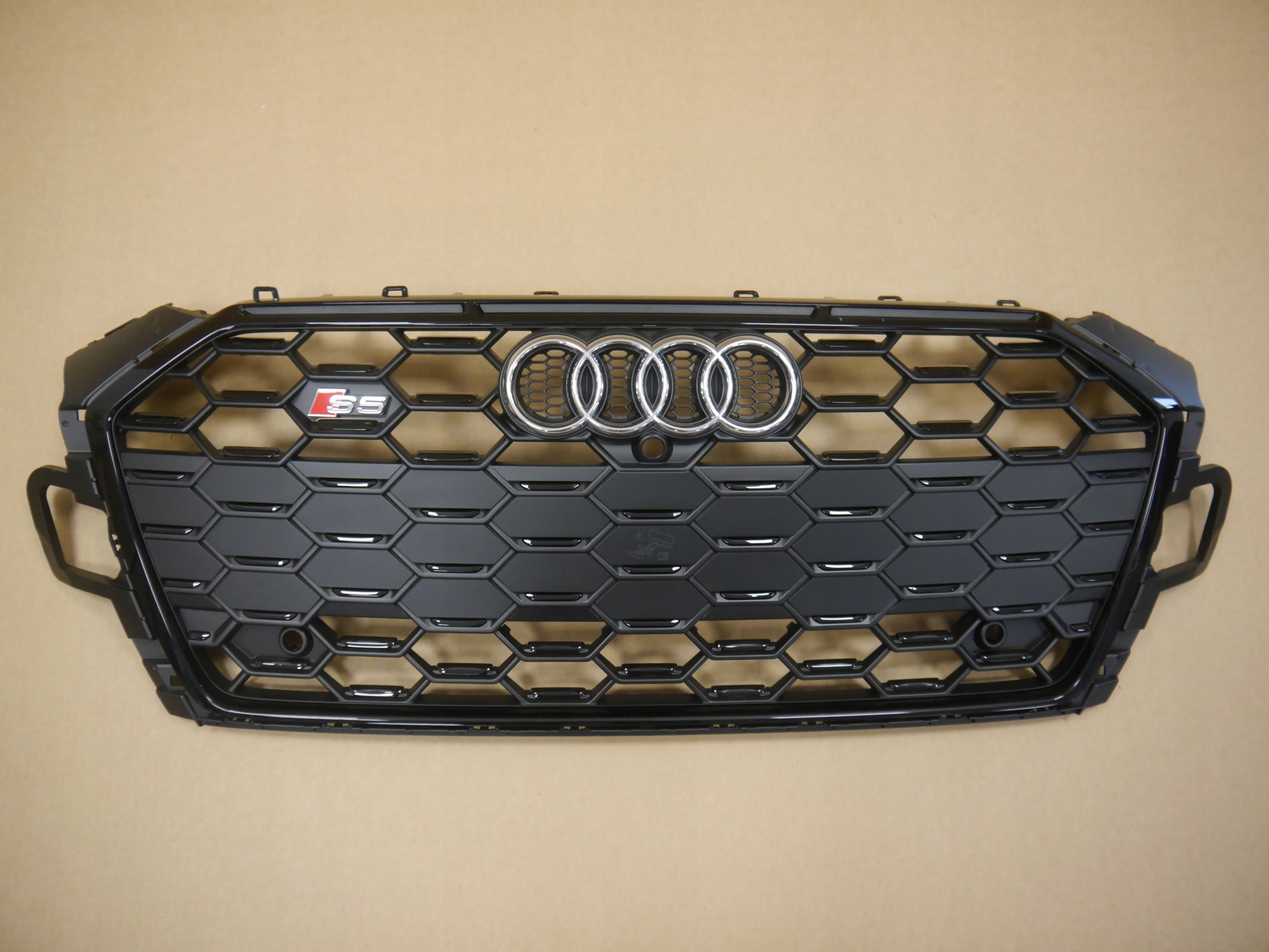 AUDI S5 8W GRILL ATRAPA 8W6853651BQ