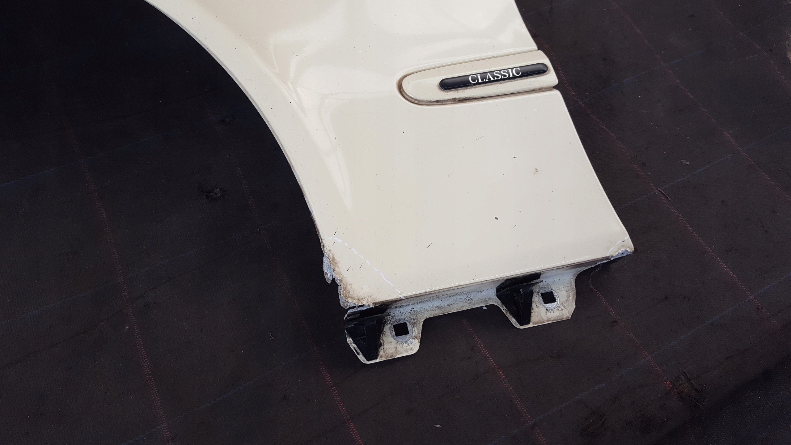 fender left front C623 Mercedes W211