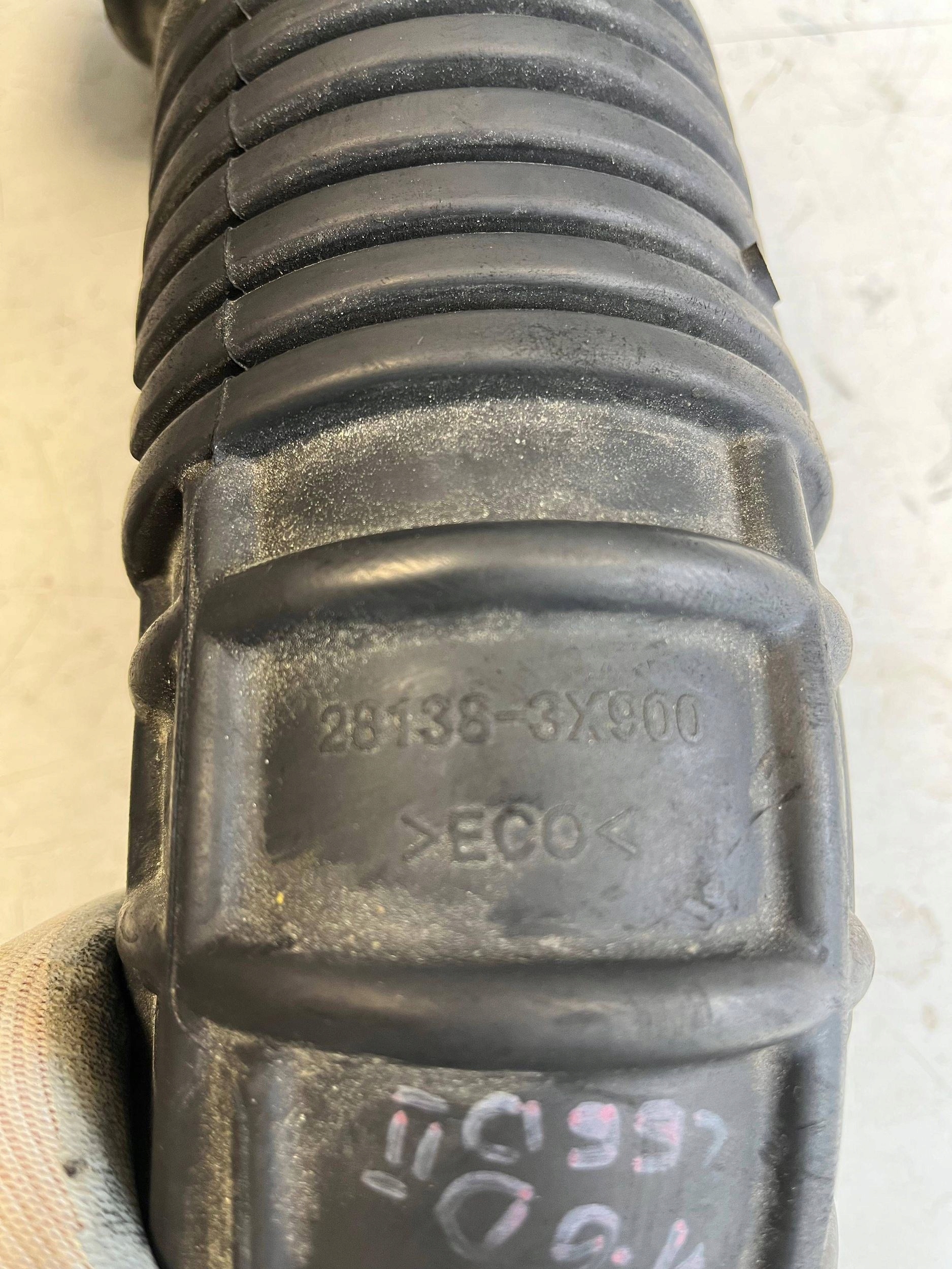 KIA CEED II 1.6 CRDI pipe DOLOTU air 28138-3X900