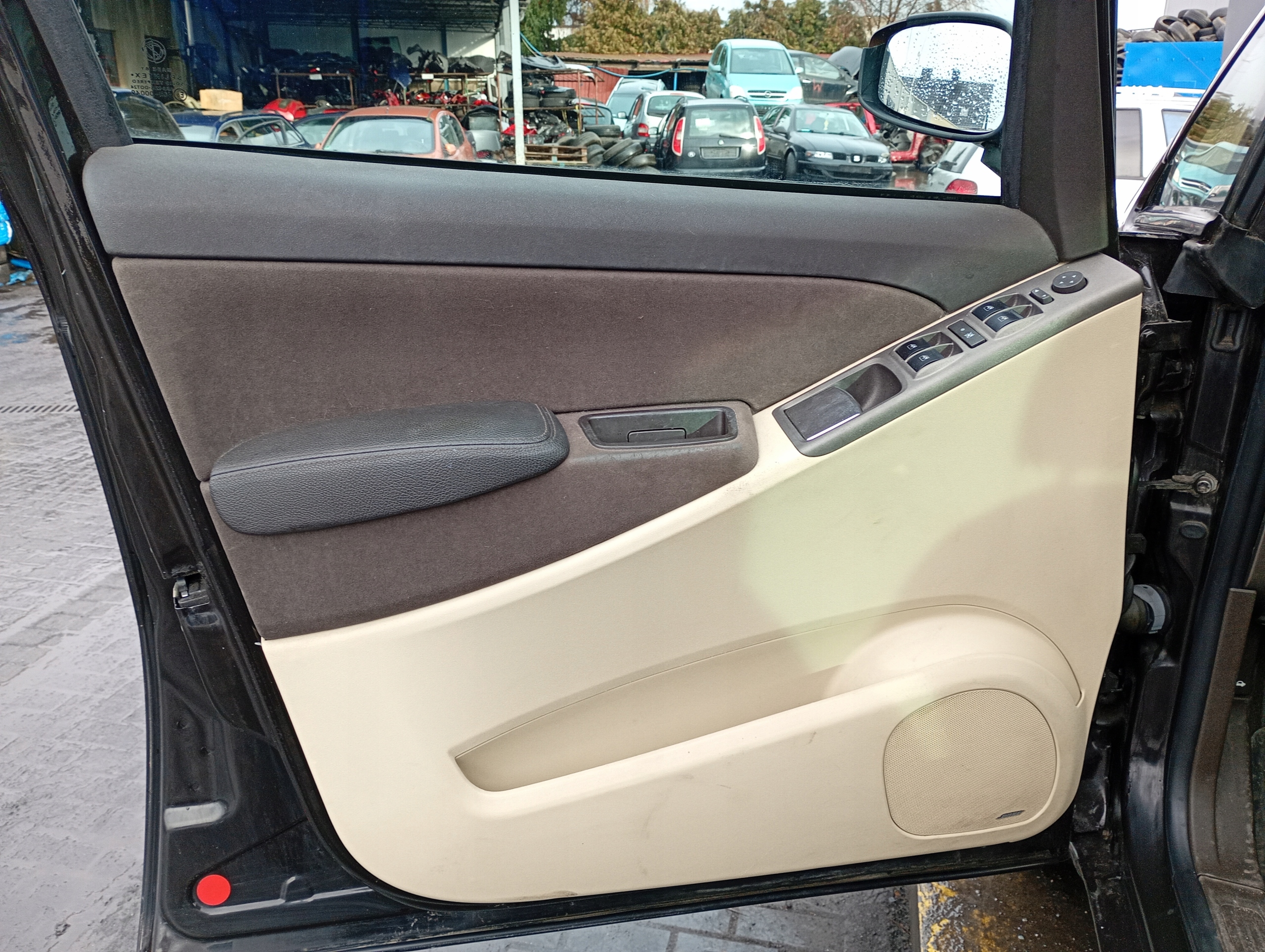 Lancia Musa 03-11 upholstery side side left