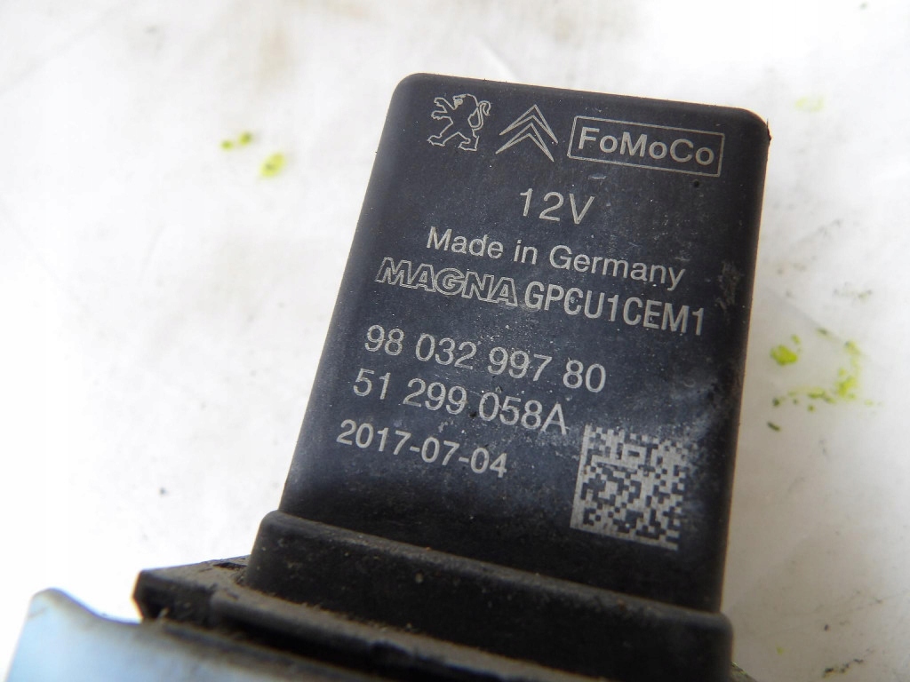 relay plugs Citroen OE 9803299780