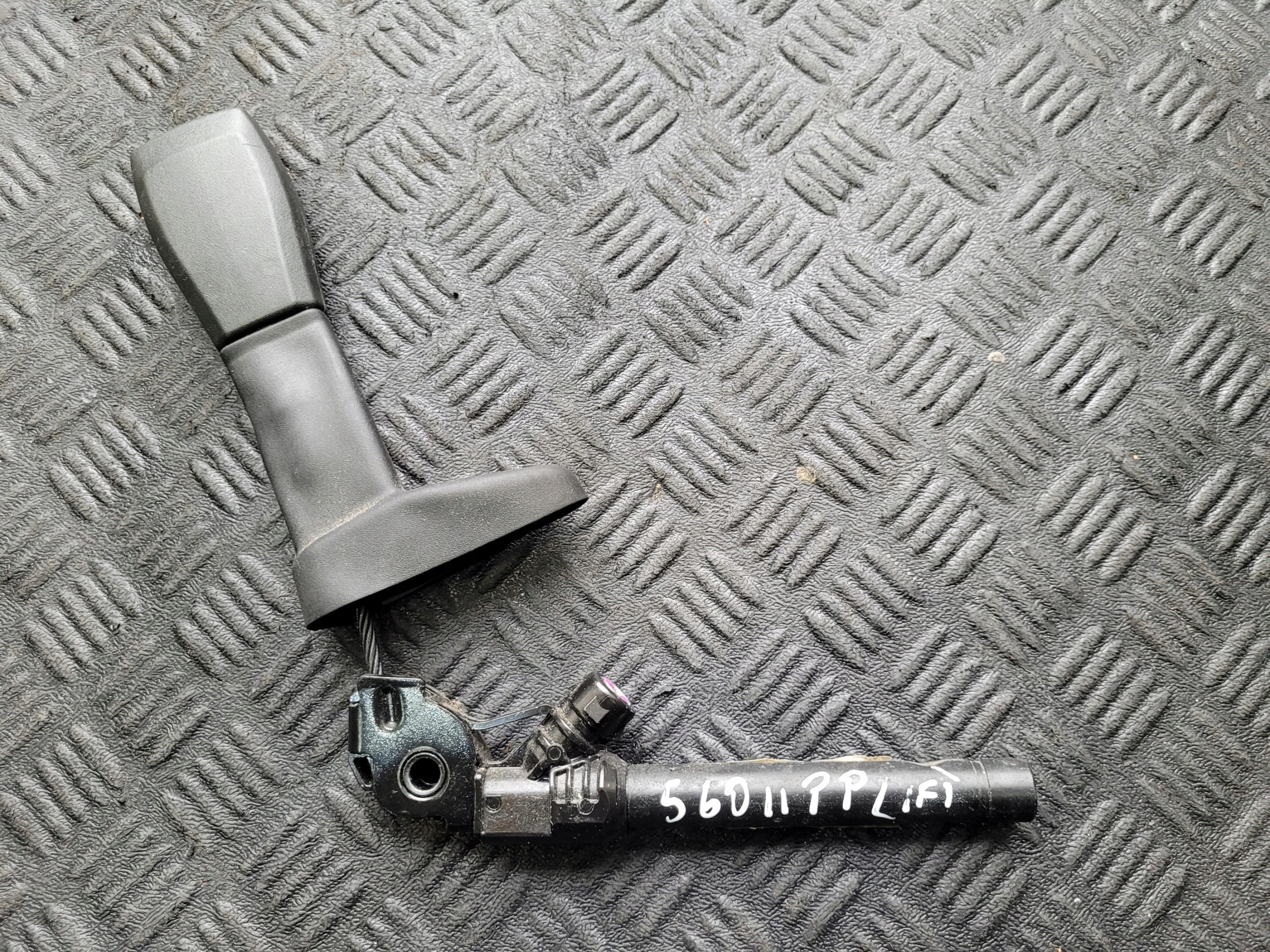 switch adjuster supports front right VOLVO S60 II V60 and LIFT