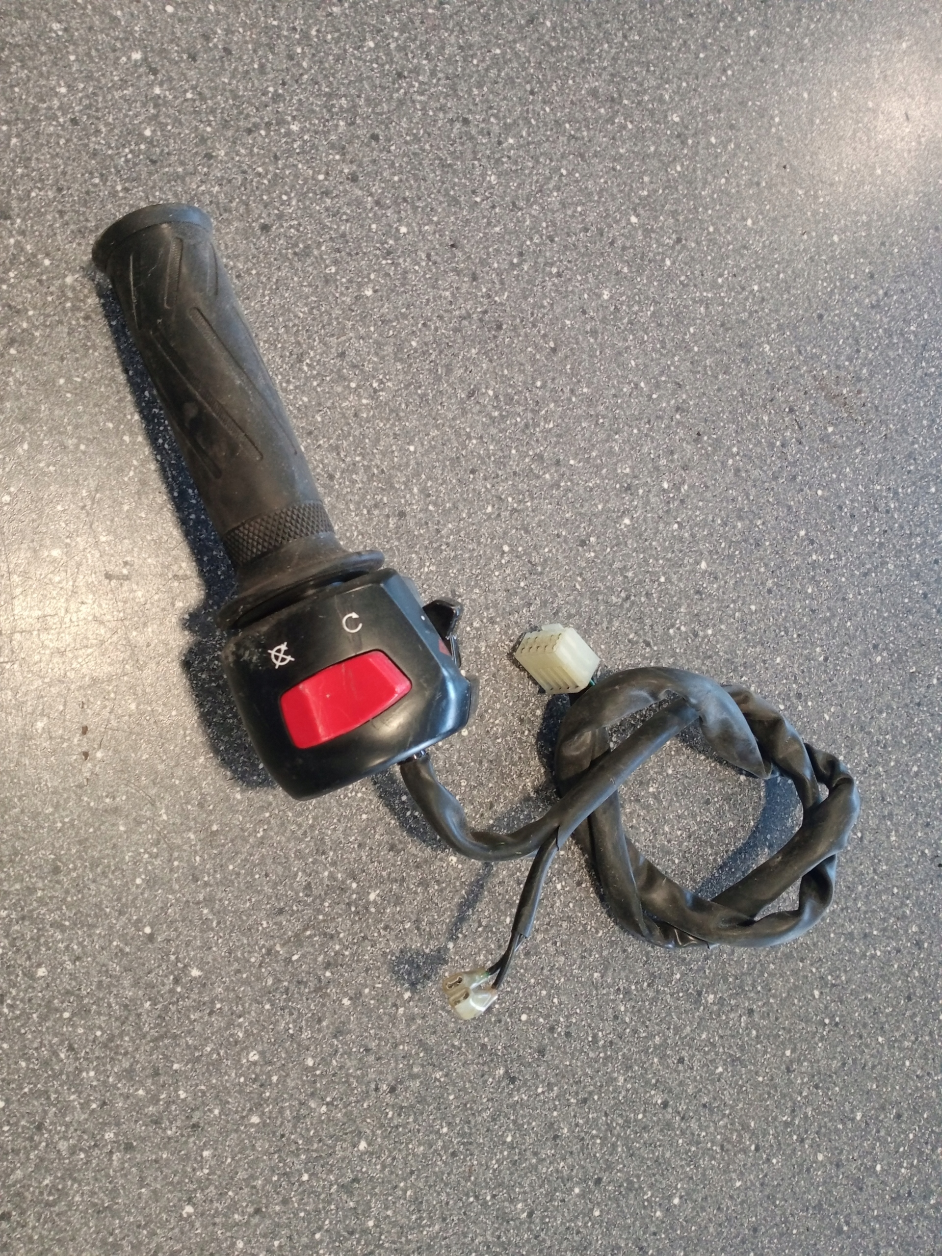 PRZEŁĄCZNIKI PRAWE MANETKI YAMAHA TMAX T-MAX 500