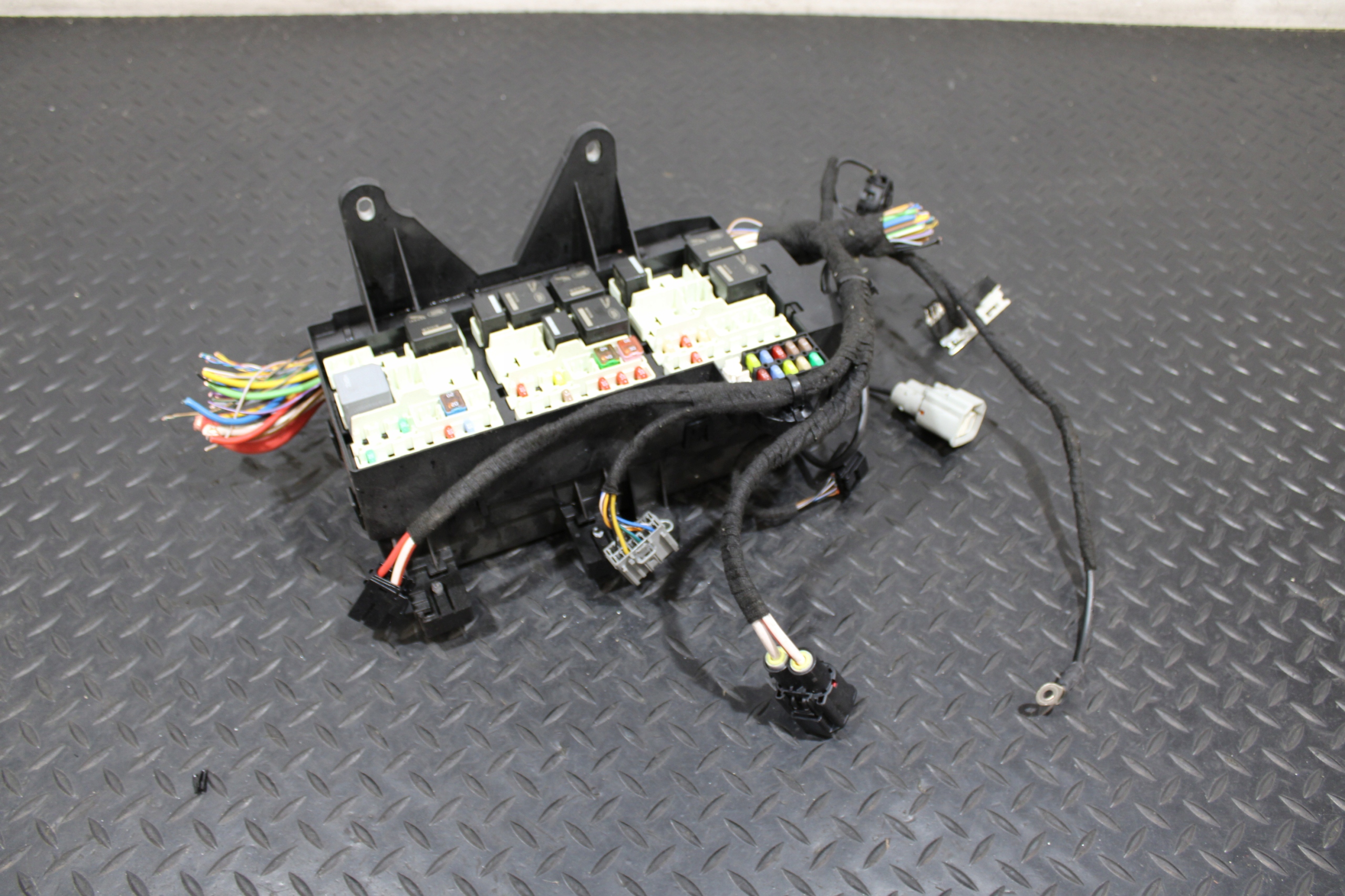 Module fusibles JAGUAR XE X760 GX73-14A067-DB