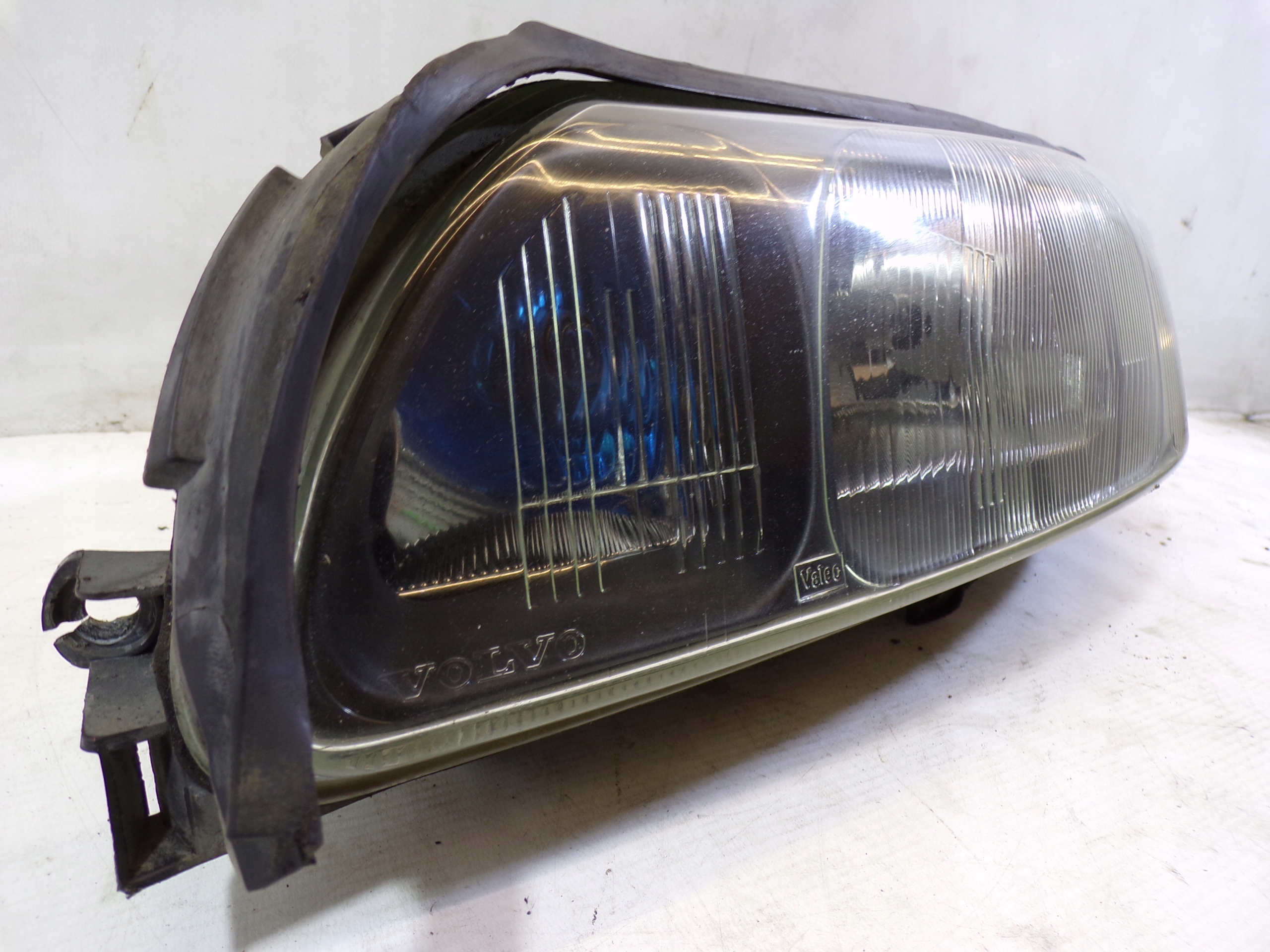 light front front left VOLVO S60 1 and (K)