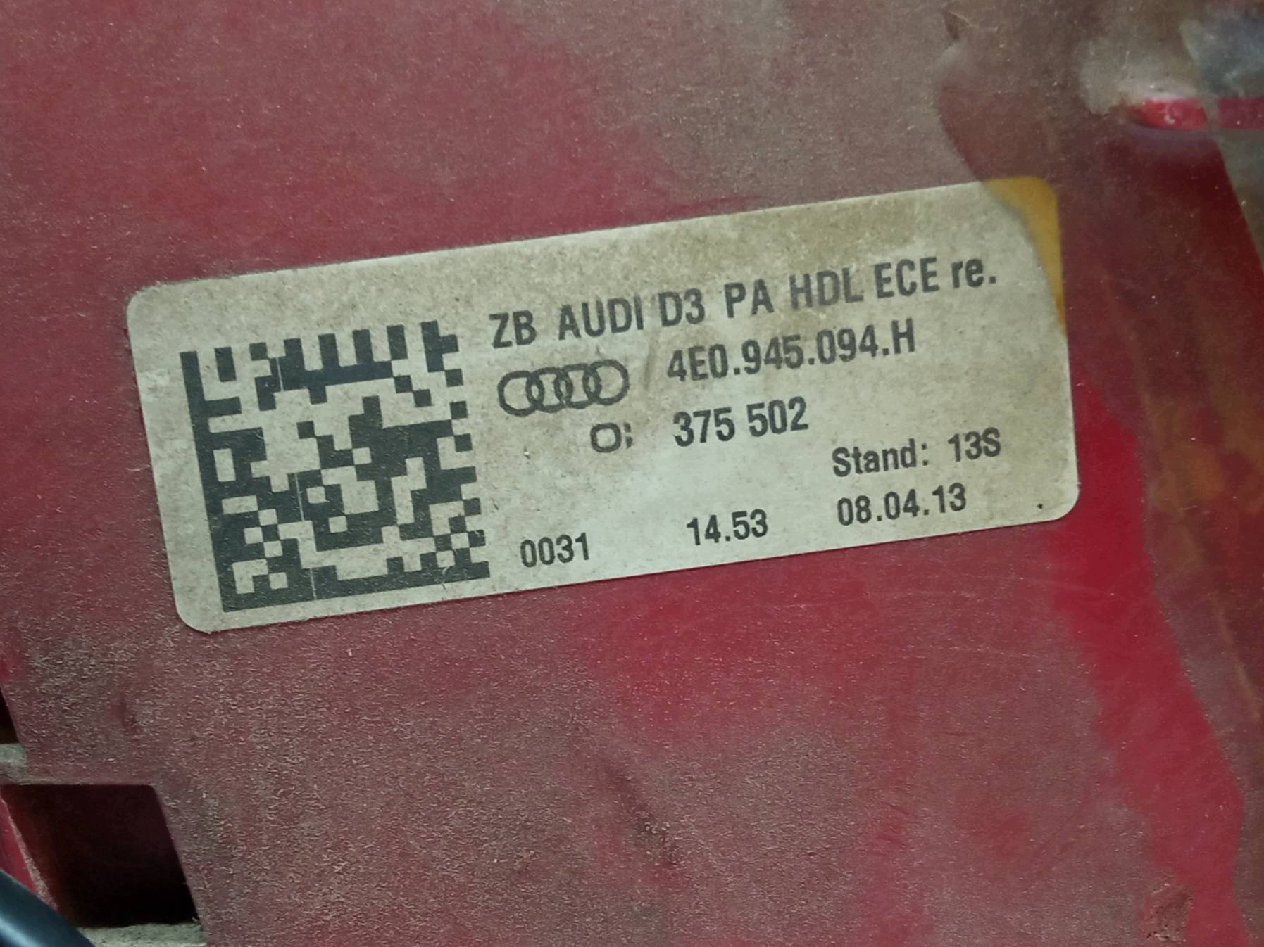 feu arrière du capot droit 4E0945094H Audi A8 II (2002-2010) D3
