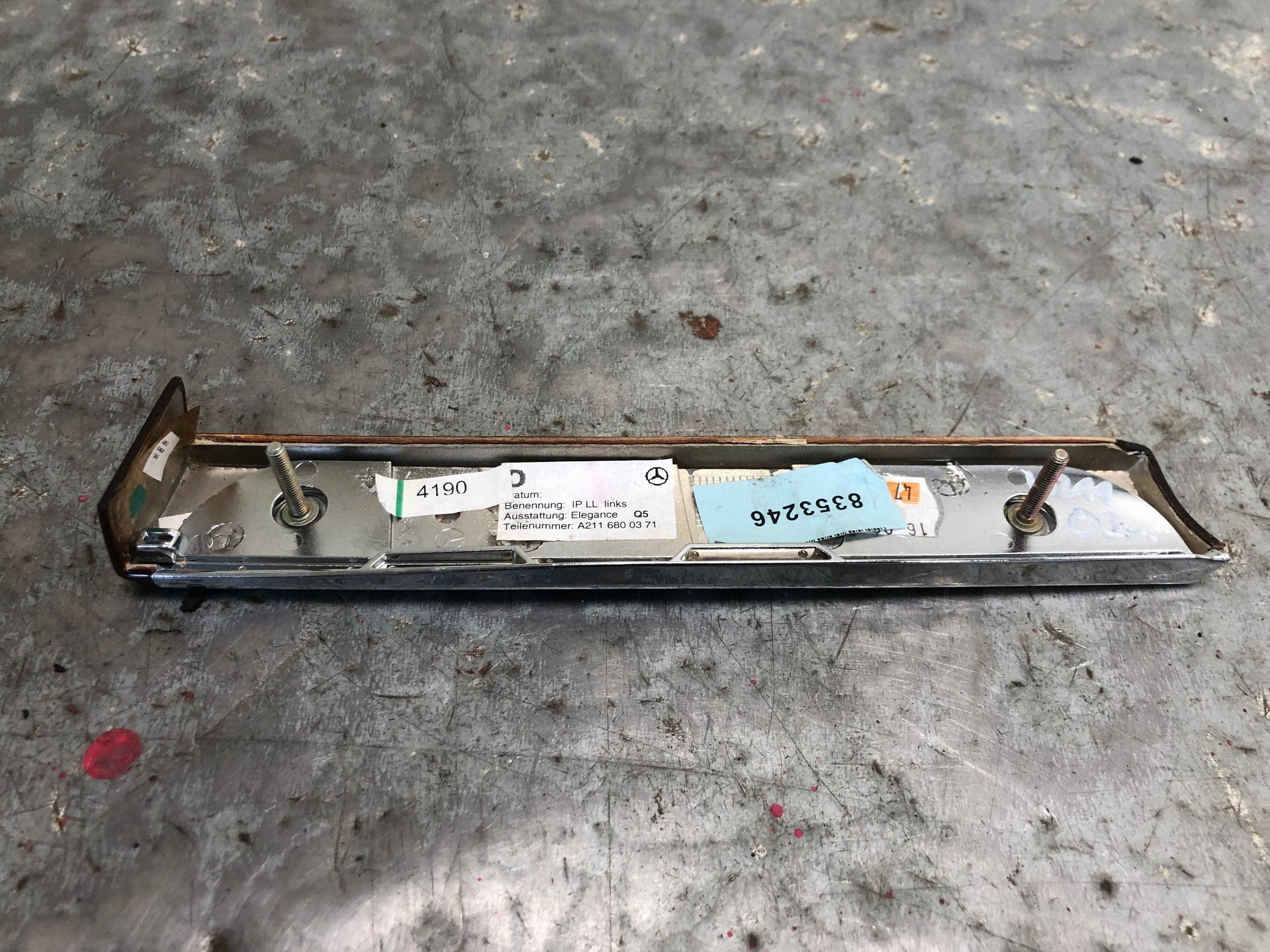 Moulage DEKOR Console MERCEDES W211 A2116800371