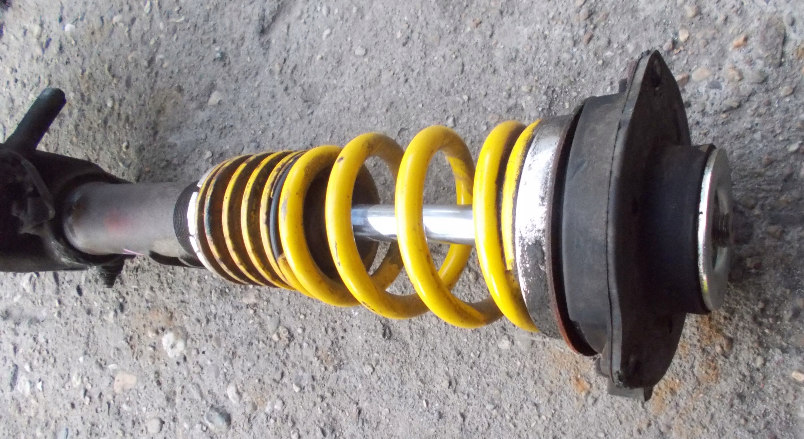 VW PASSAT B6 KOMBI 1.9 TDI 07R McPherson right front