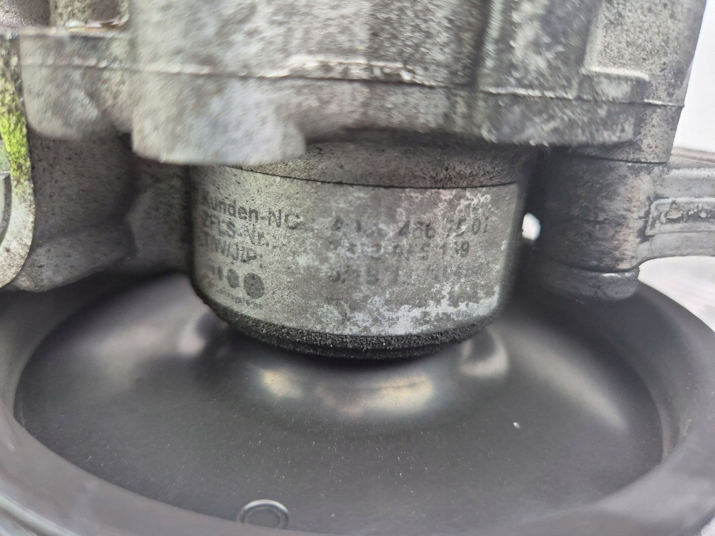 Mercedes M271 C200 CGI W204 servo pump A0064667501