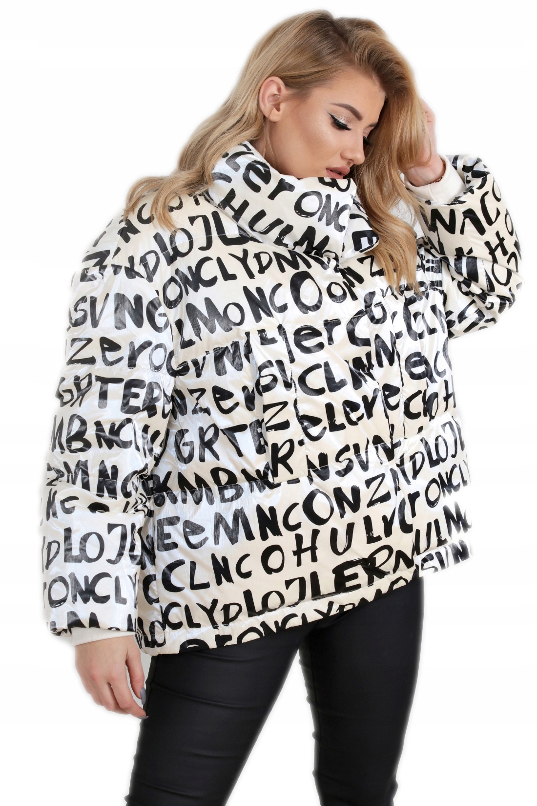 

Kurtka Stójka Napisy Kolory 36/38 S/m 2092