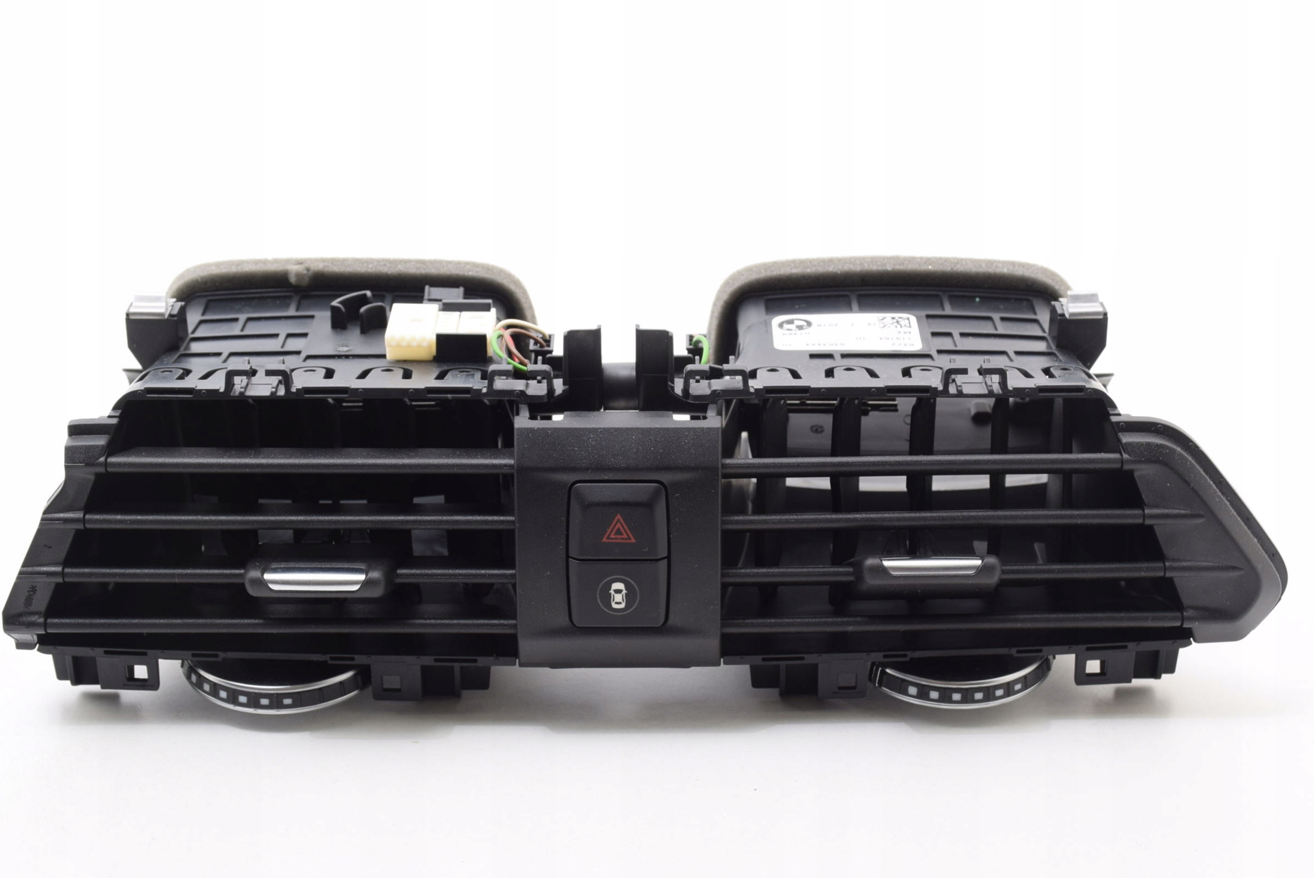 9363444 - BMW X3 X4 G01 G02 центральная вентиляционная решетка