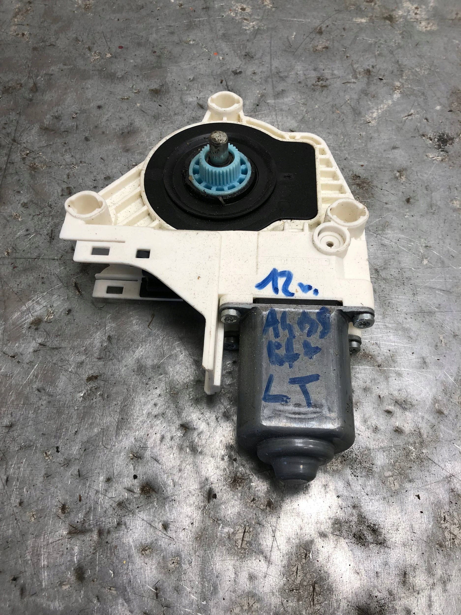 Motor Fenster links heck AUDI A4 B8 LIFT 8K0959811A
