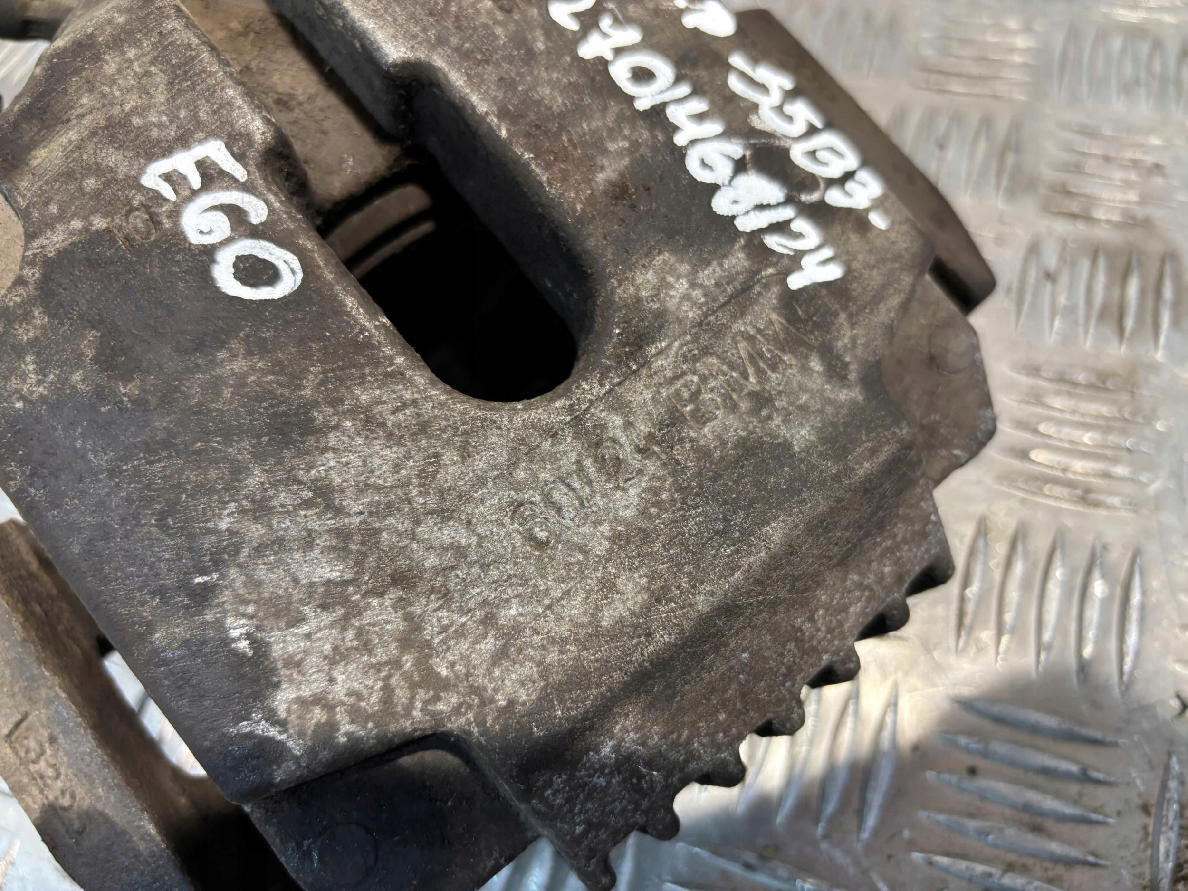 strmeň Brzdový ľavý predok BMW E60 2,0D