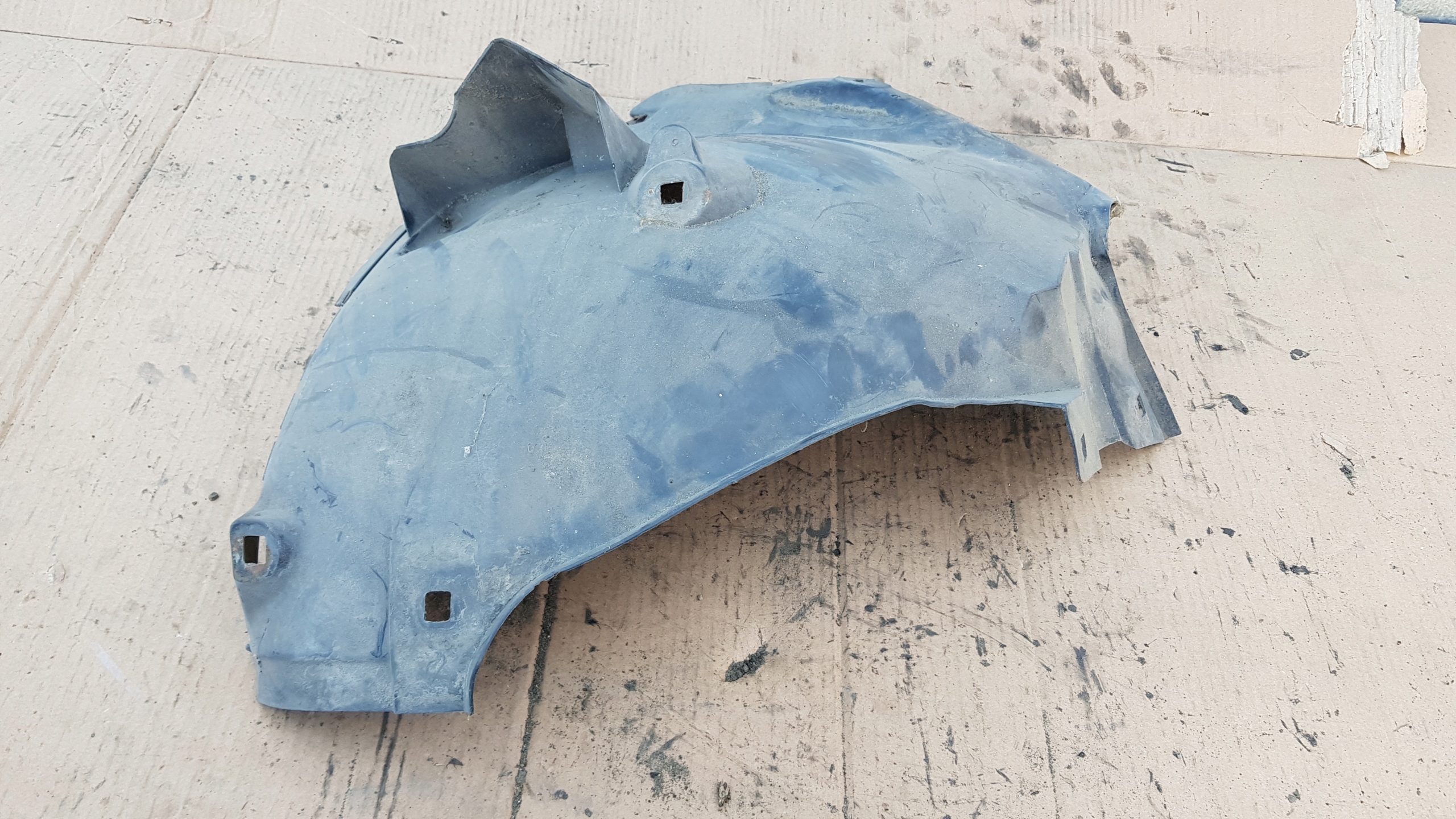 MERCEDES s-klasa W220 mudguard right front 2206980830