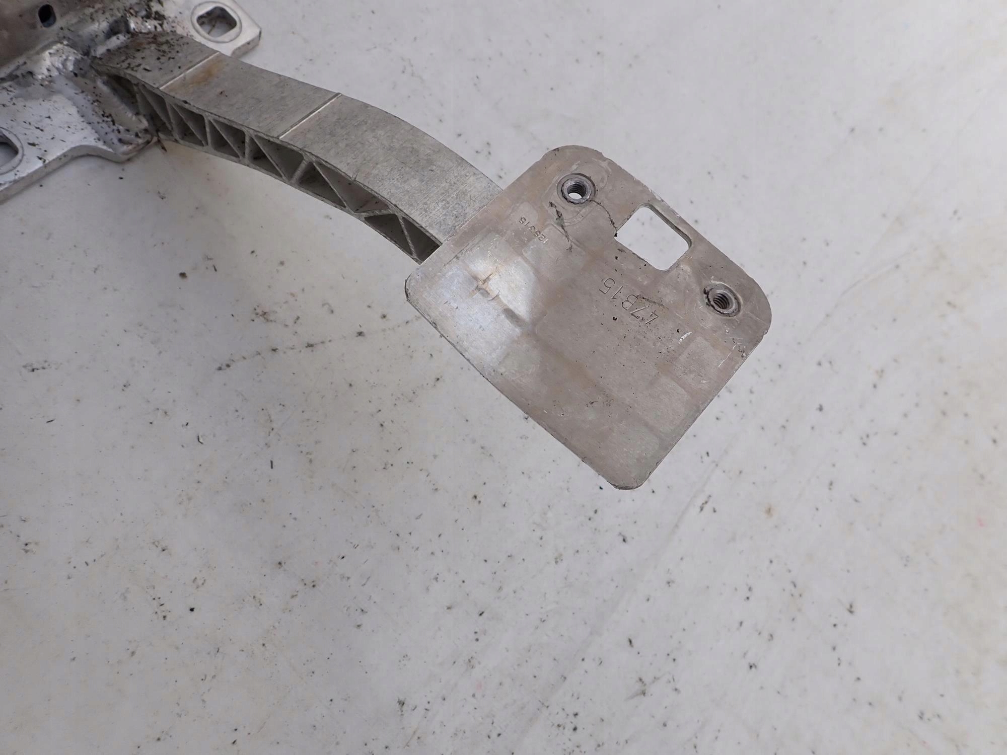 PEUGEOT 2008 and 1 13-19 bumper support front front