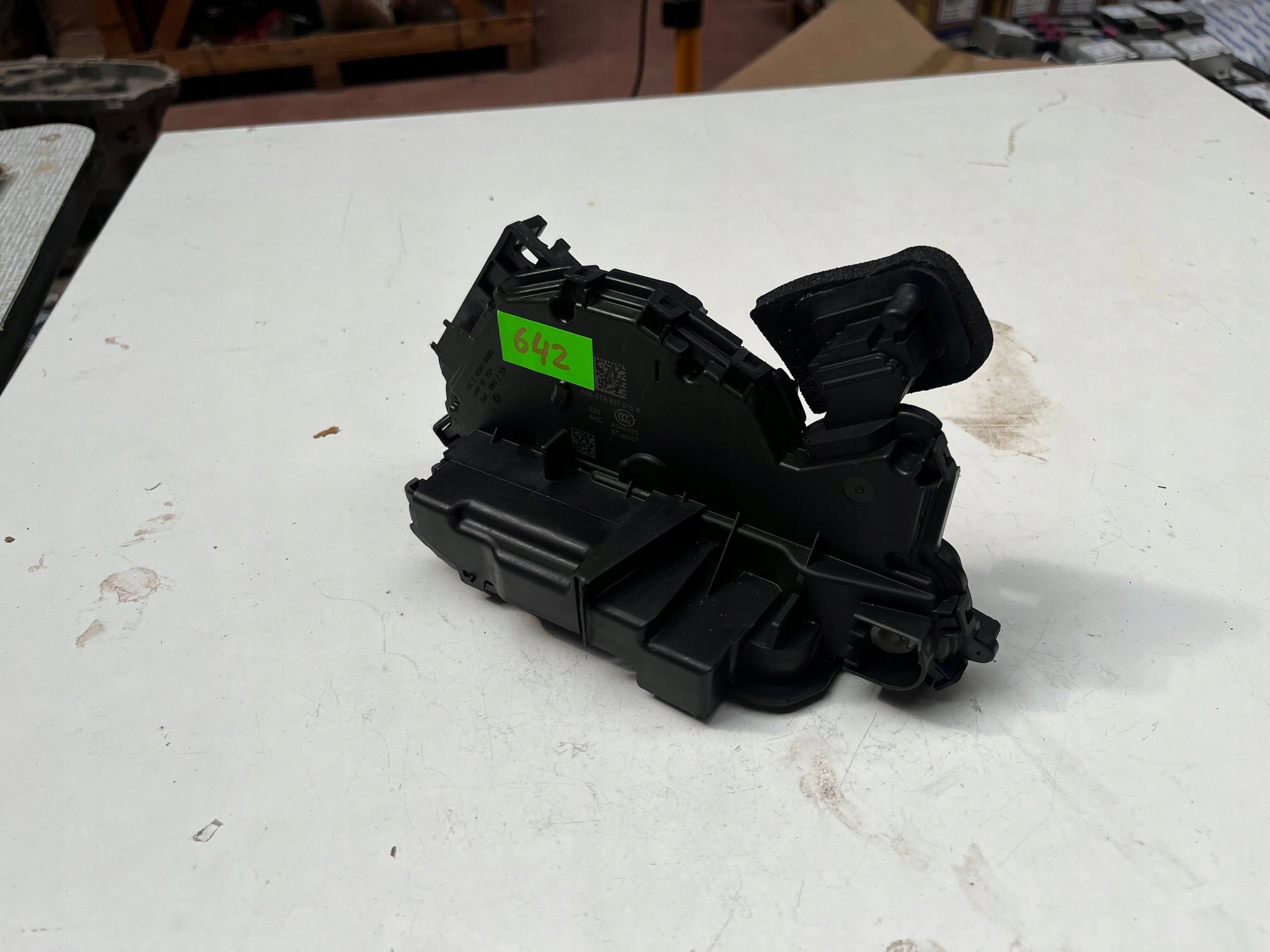 VOLKSWAGEN SEAT SKODA lock door left front 5TB837015B @M