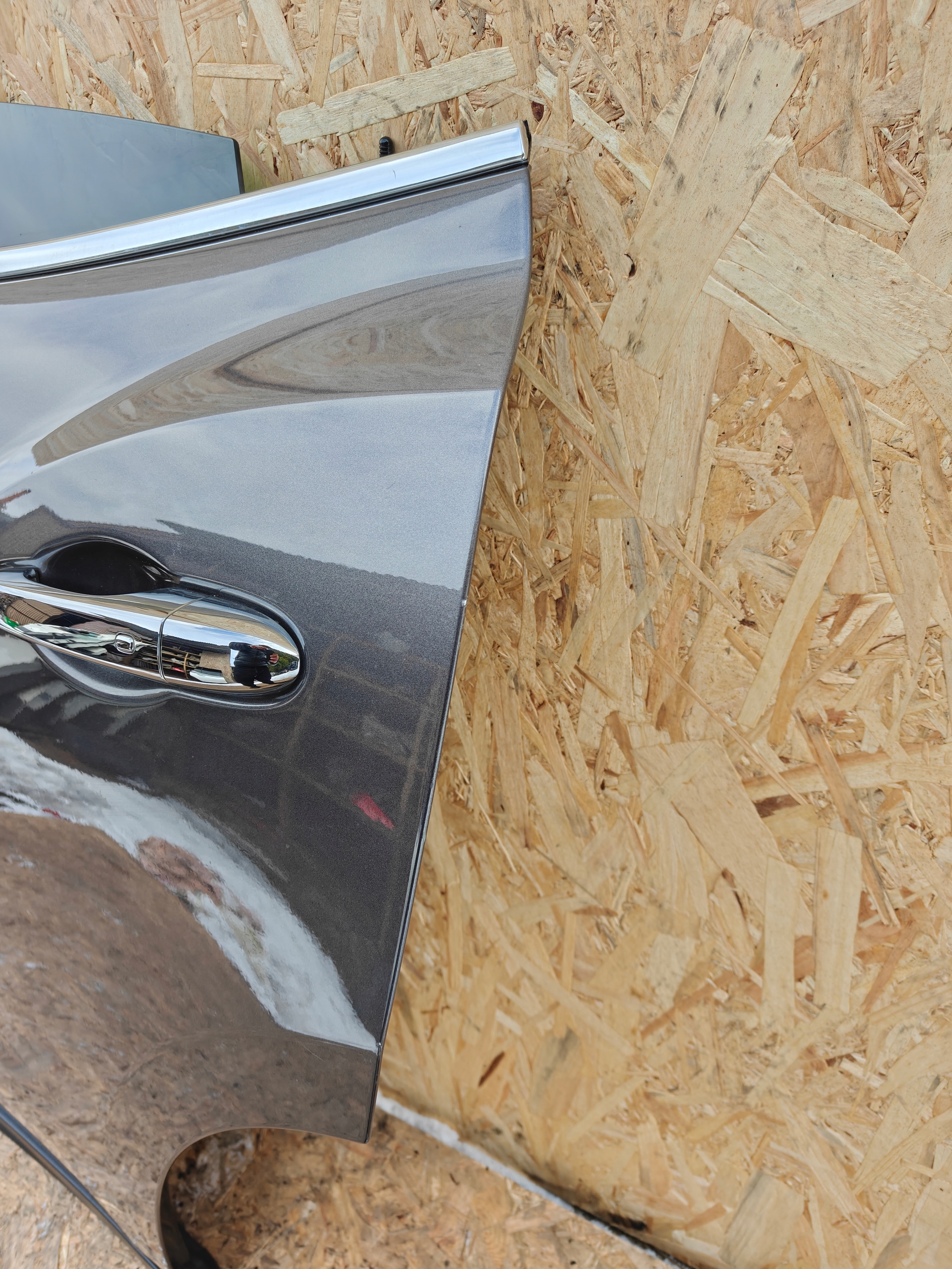 door complete left rear. left rear part MASERATI LEVANTE colour 571