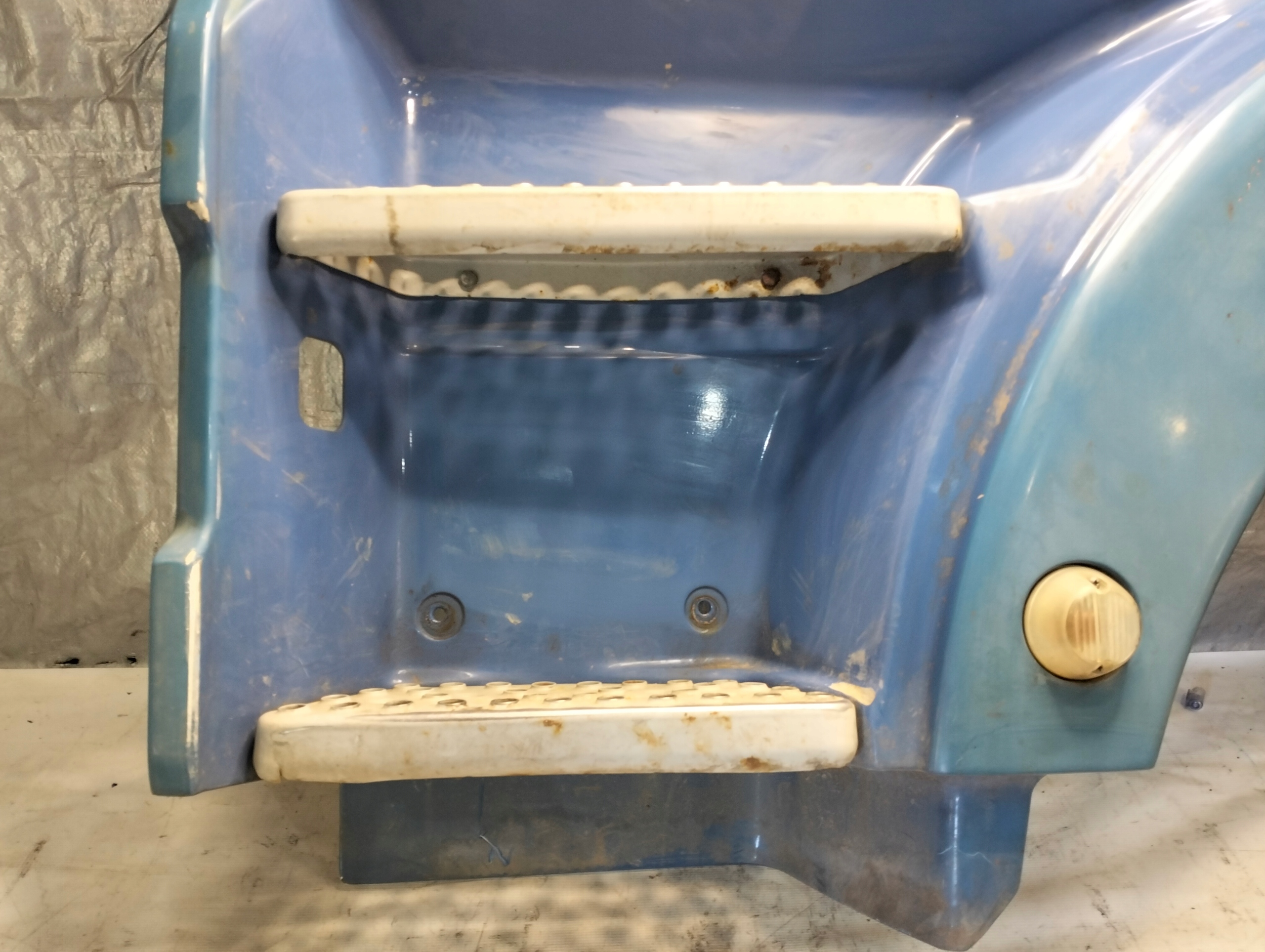 STOPNIE STOPNICA left MAN TGA 00-07r 8161510