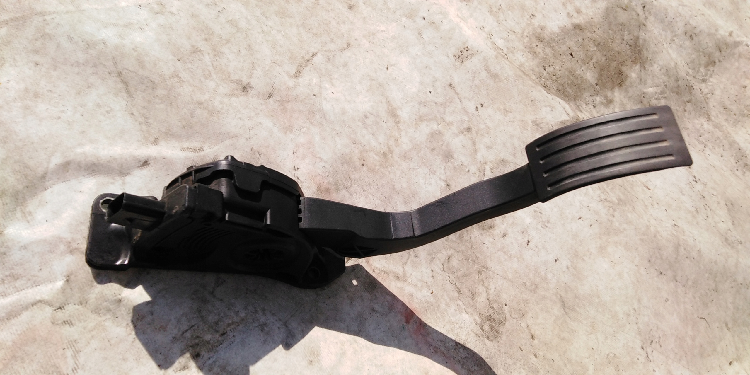 TRANSIT CONNECT MK2 14R PEDAŁ GAZU 1,6 TDCI EUROPA