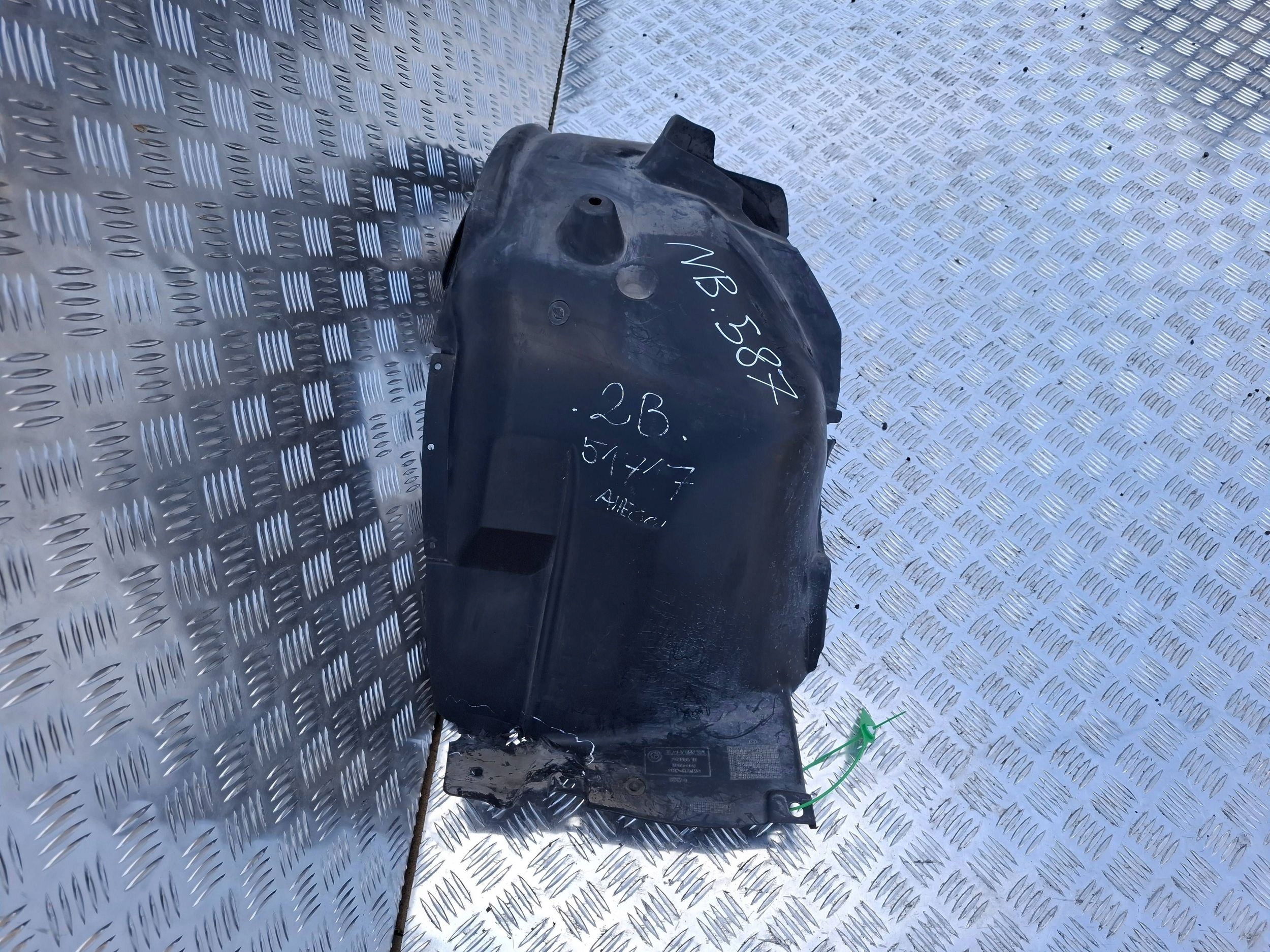mudguard left front part rear 7059371 BMW 1 E81 E87