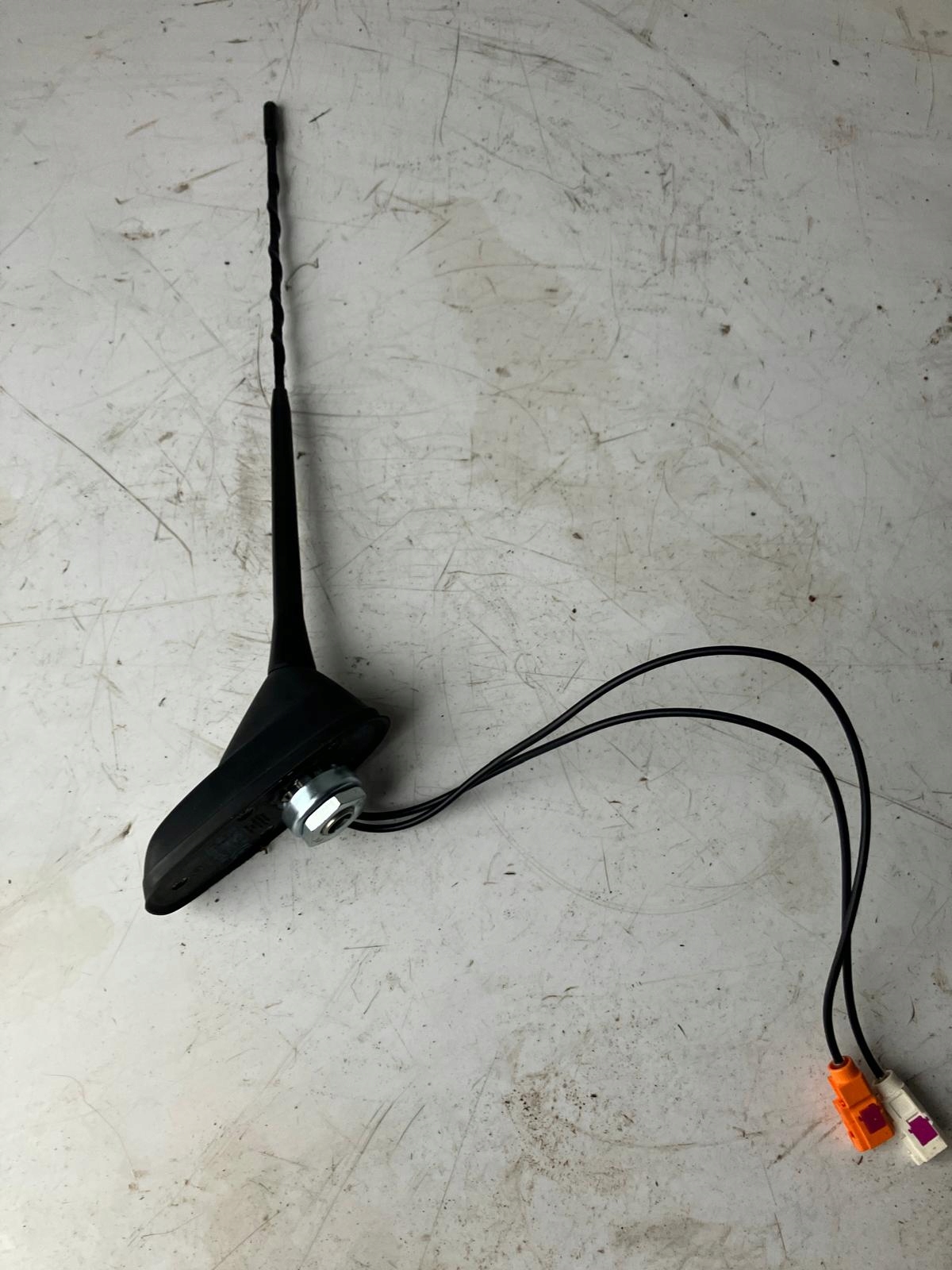 Antenne Toit OPEL CORSA F 39166312