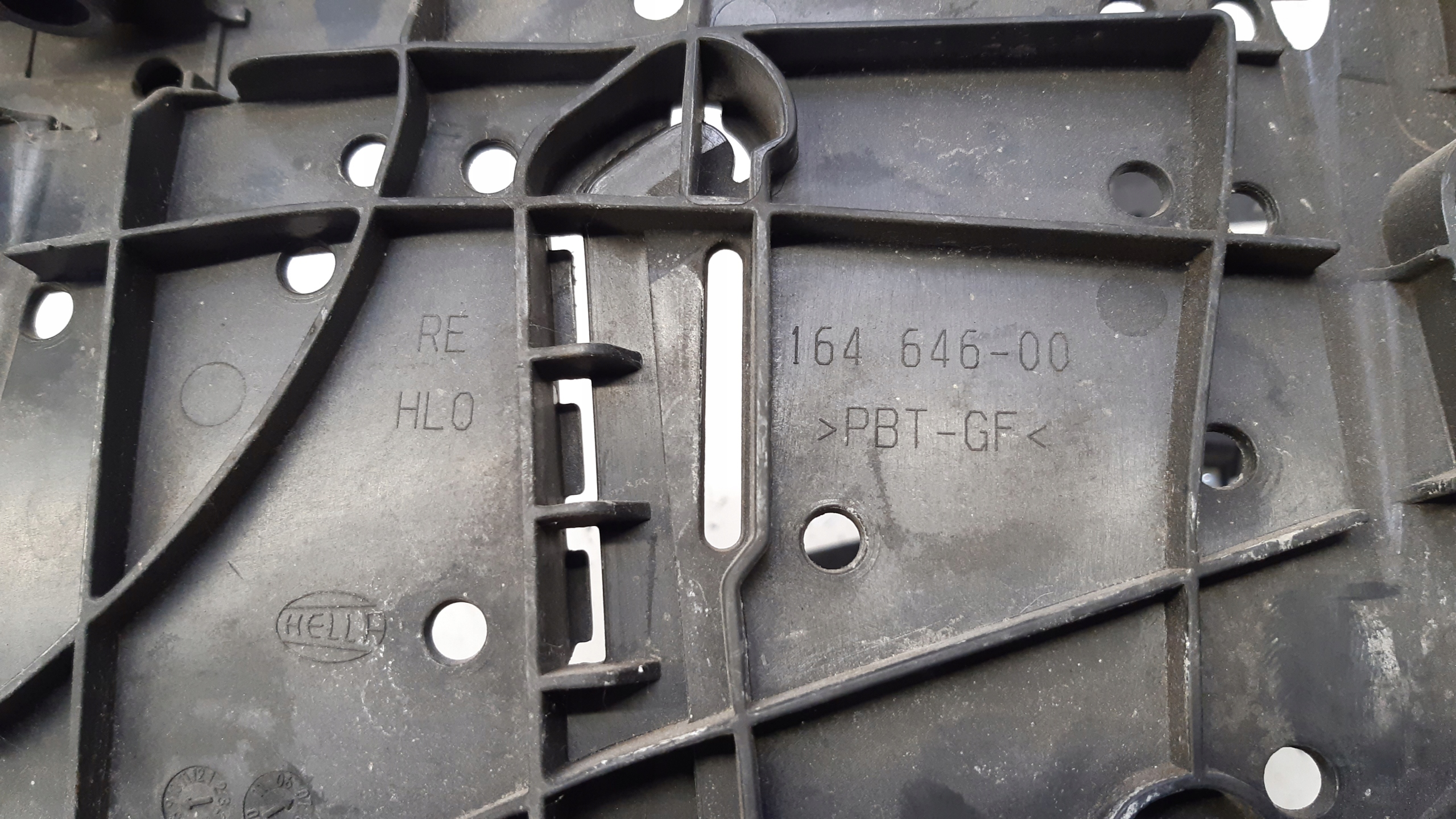 support lights HELLA right front 16464600 VW Touareg