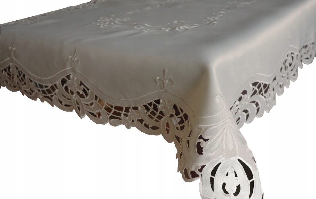 Obrus Na Stôl 150x350 Biely Dekoračný Kvety