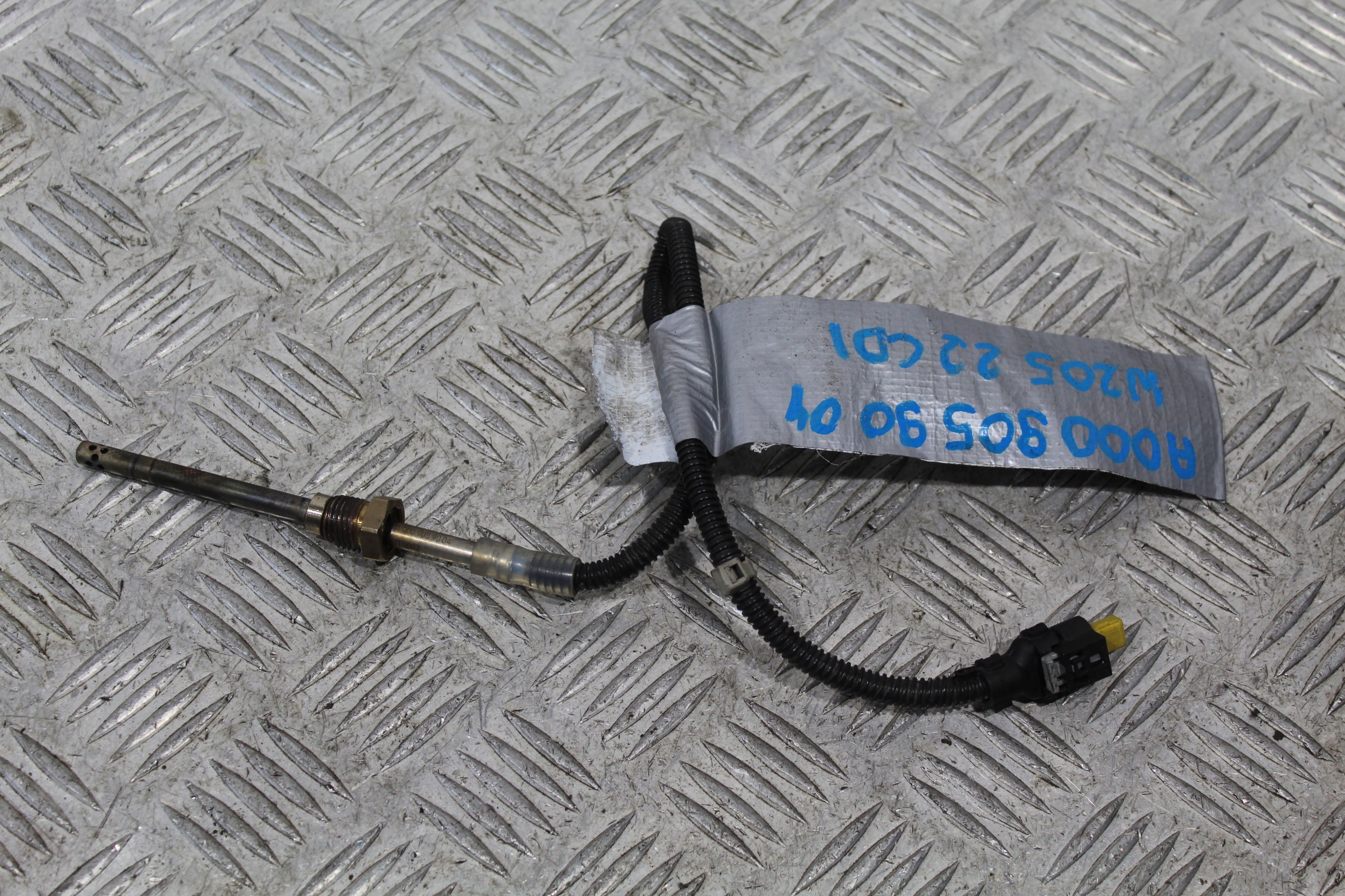 SENSOR TEMPERATURY GASE C-KLASA W205