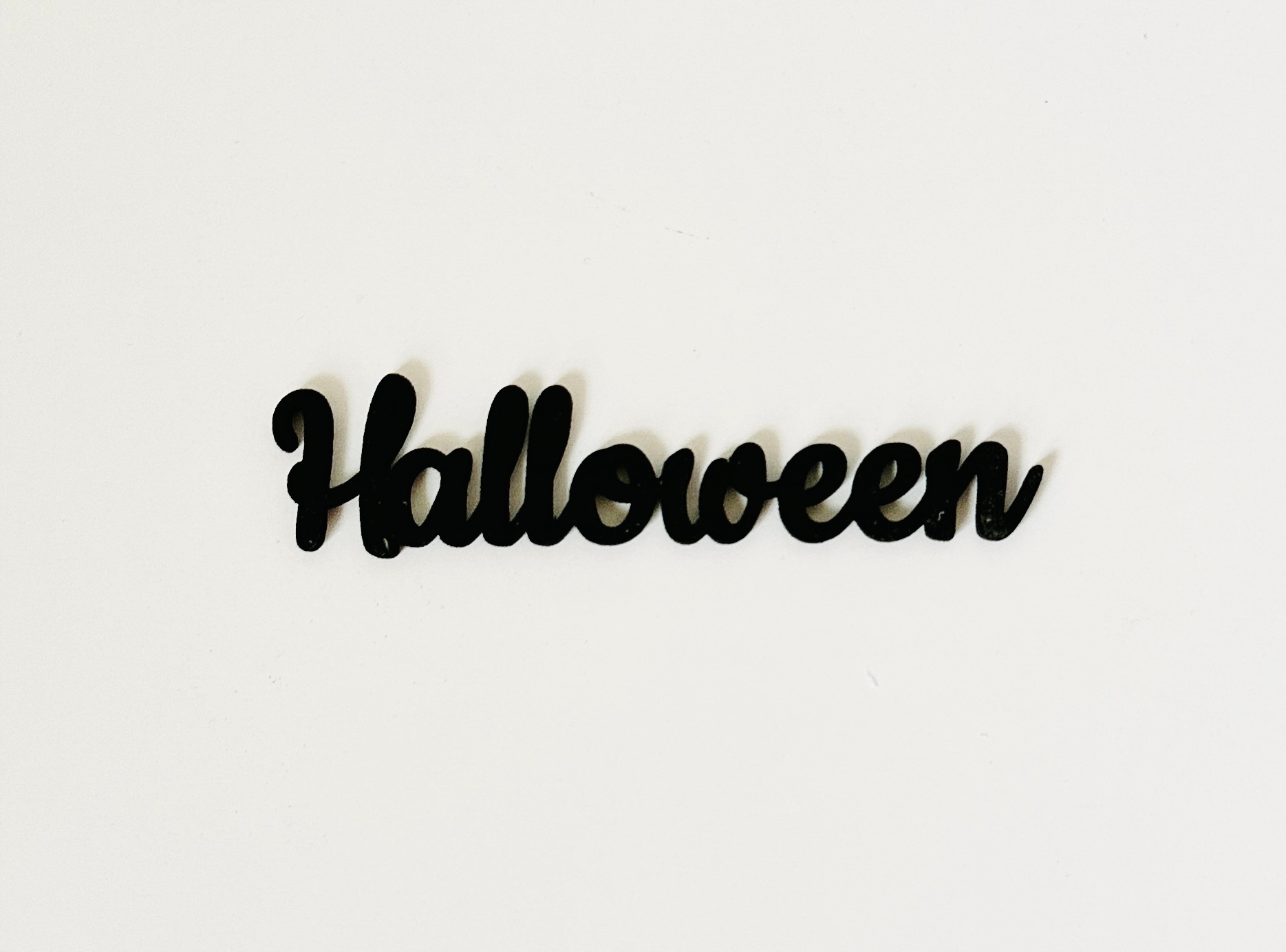 Czarny napis Halloween
