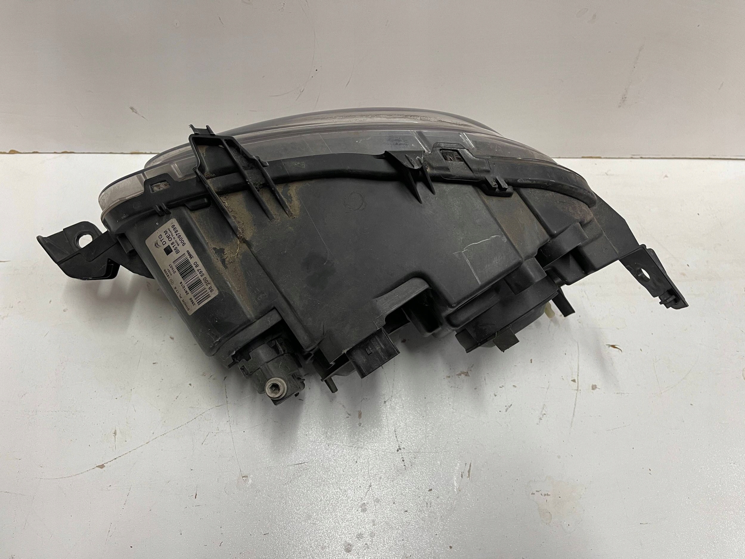 REFLEKTOR light front front right Citroen C3 III 3 16- right hand drive