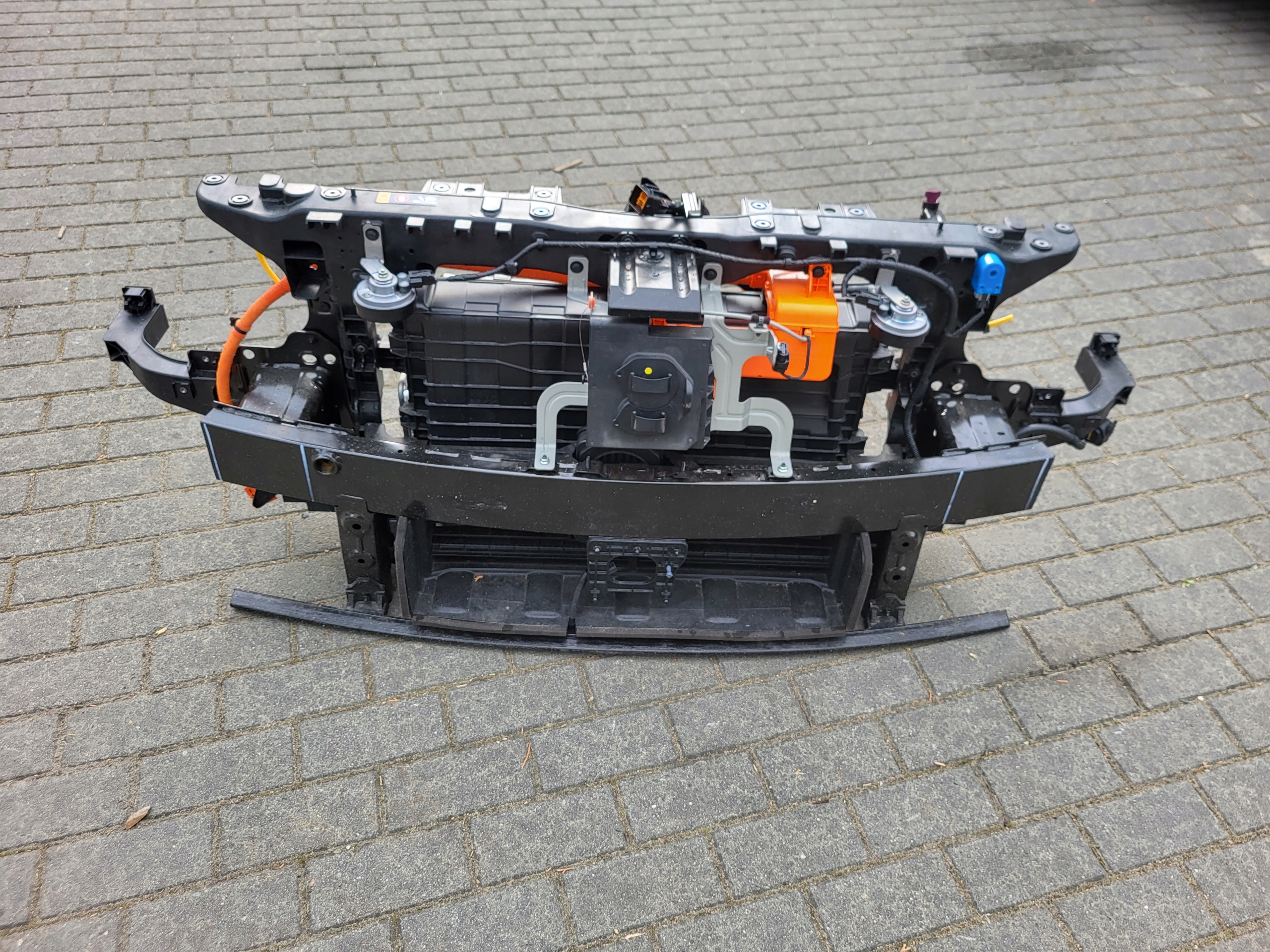 PAS PRZEDNI KOMPLETNY NIRO II CHŁODNICE ELEKTRYK STAN BDB