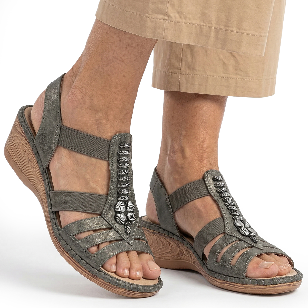 Dámské šedé sandály na koturnu s elastickými vložkami z kůže Wojtyłko 37