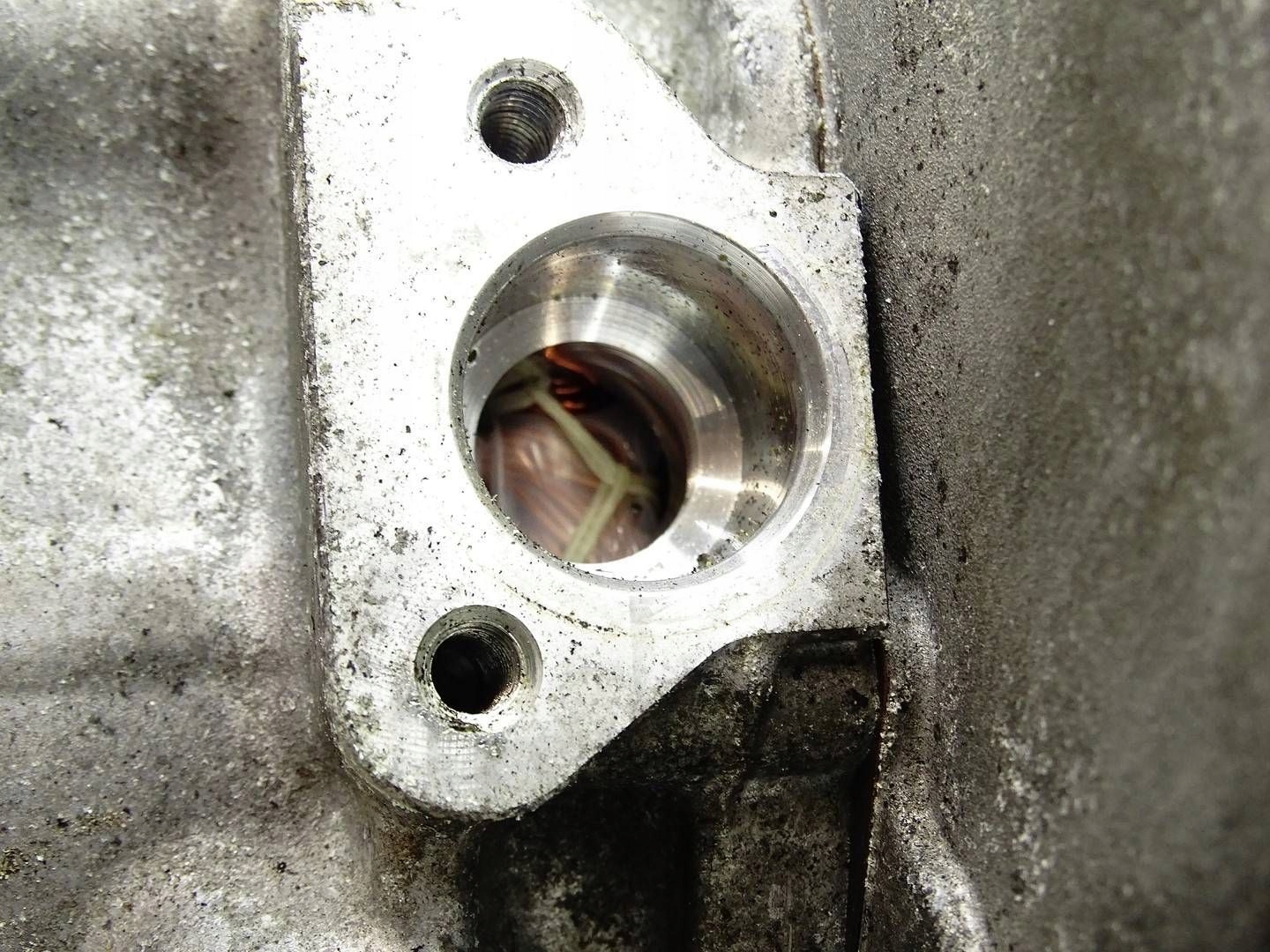 compressor compressor; of the air conditioning RENAULT ARKANA CLIO V 1.6 E-TECH 926003211