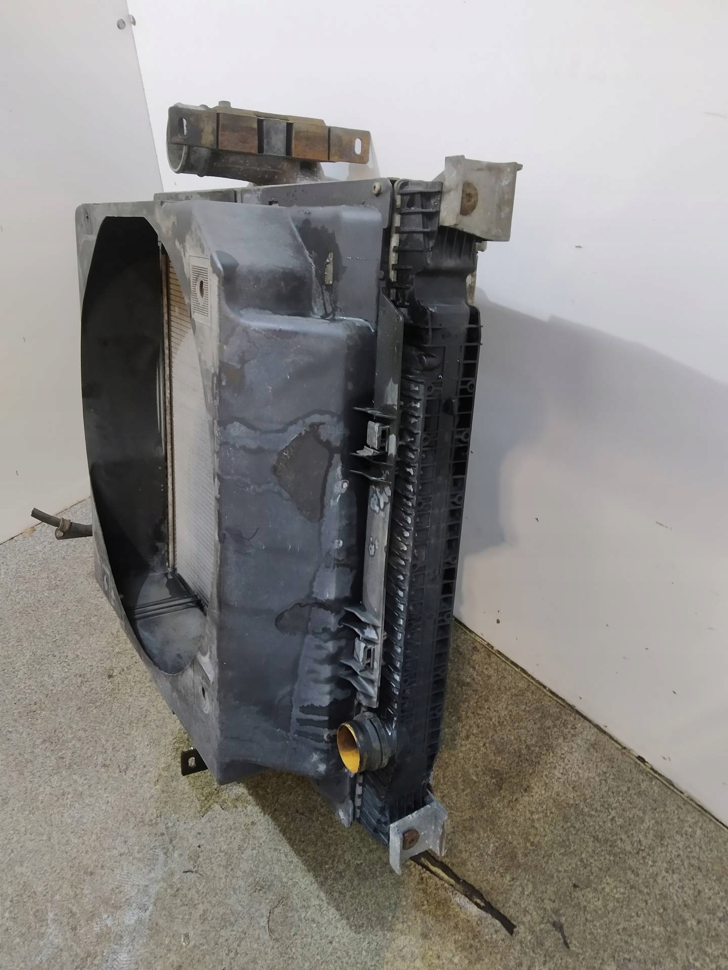 chladič vody intercooler obal 41218267 Iveco Stralis