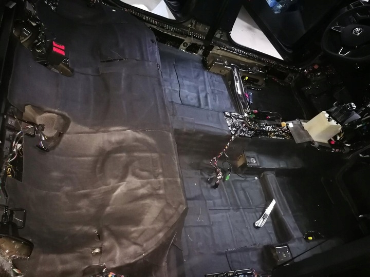 BITMAT PIANKA SAMOPRZYLEPNA WYCISZAJĄCA MATA 3MM Grubość 3 mm