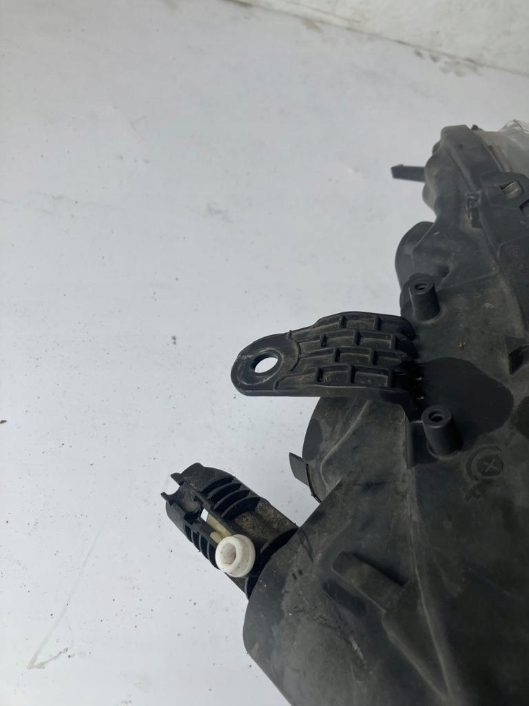 light left front SANDERO II 260608494R