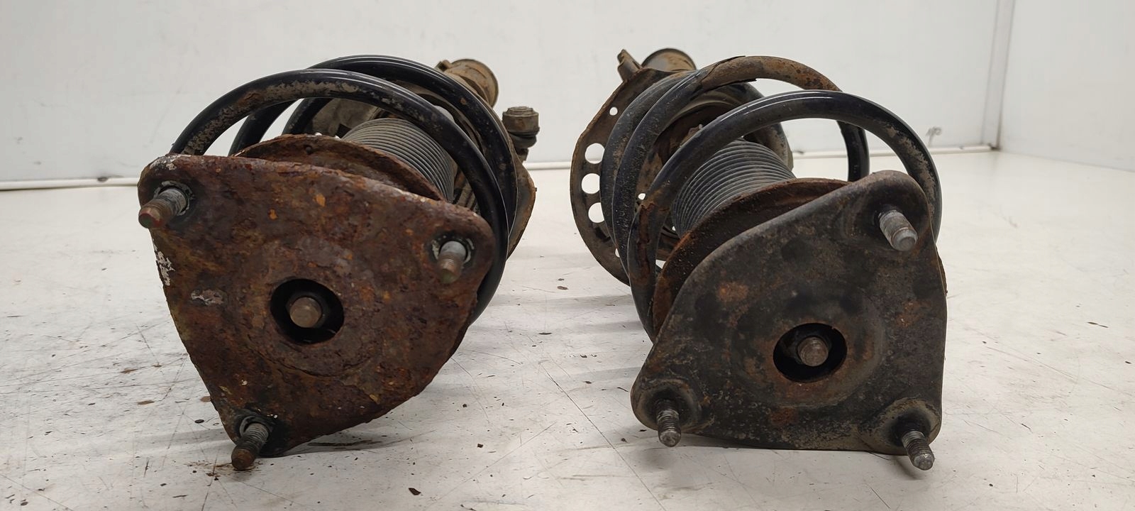 shock absorber spring front sususpension Hyundai i30 LIFT 1,4