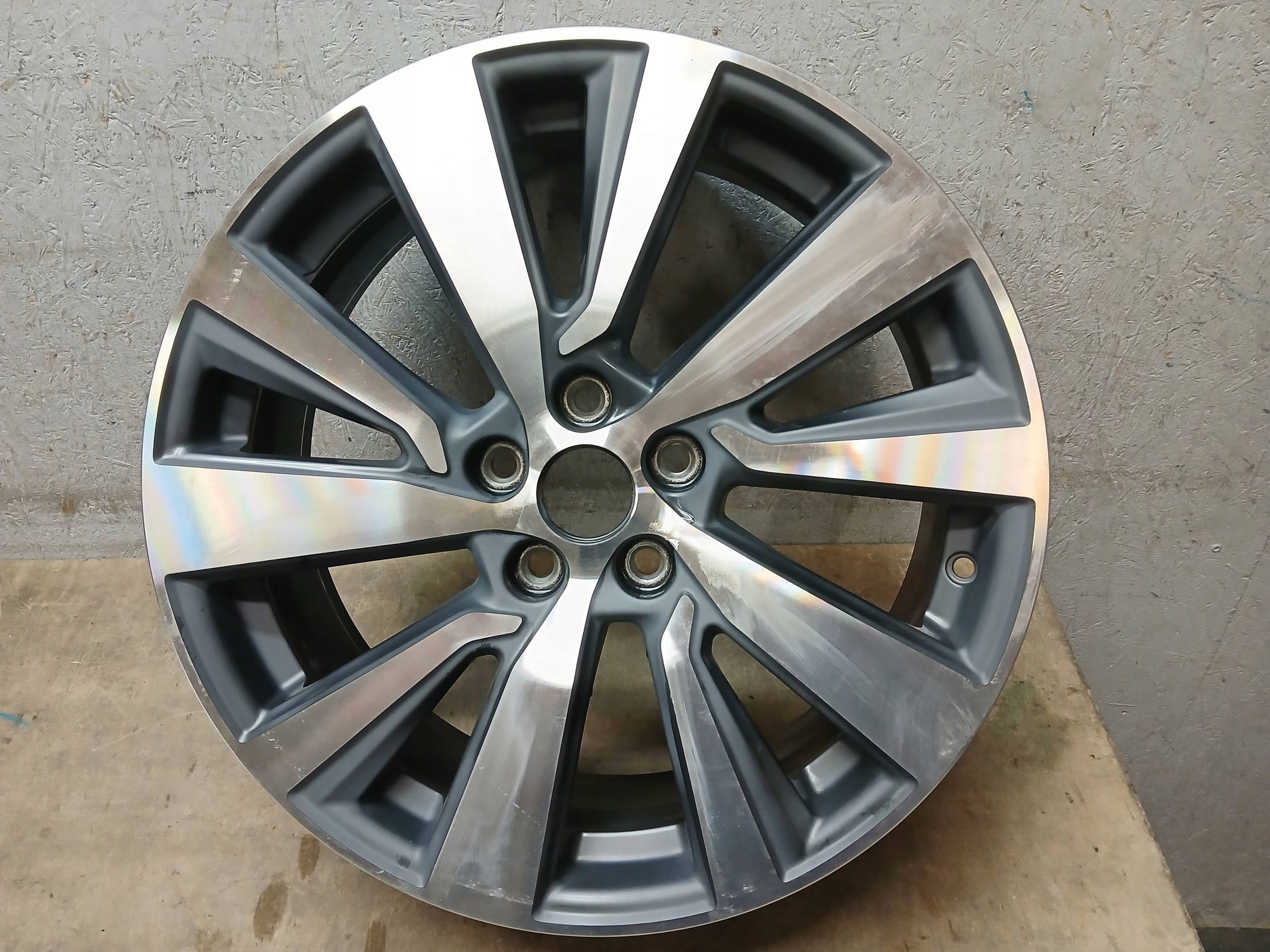 disk hliníkový FORD 18" 7J ET47,5 5X108 F000089