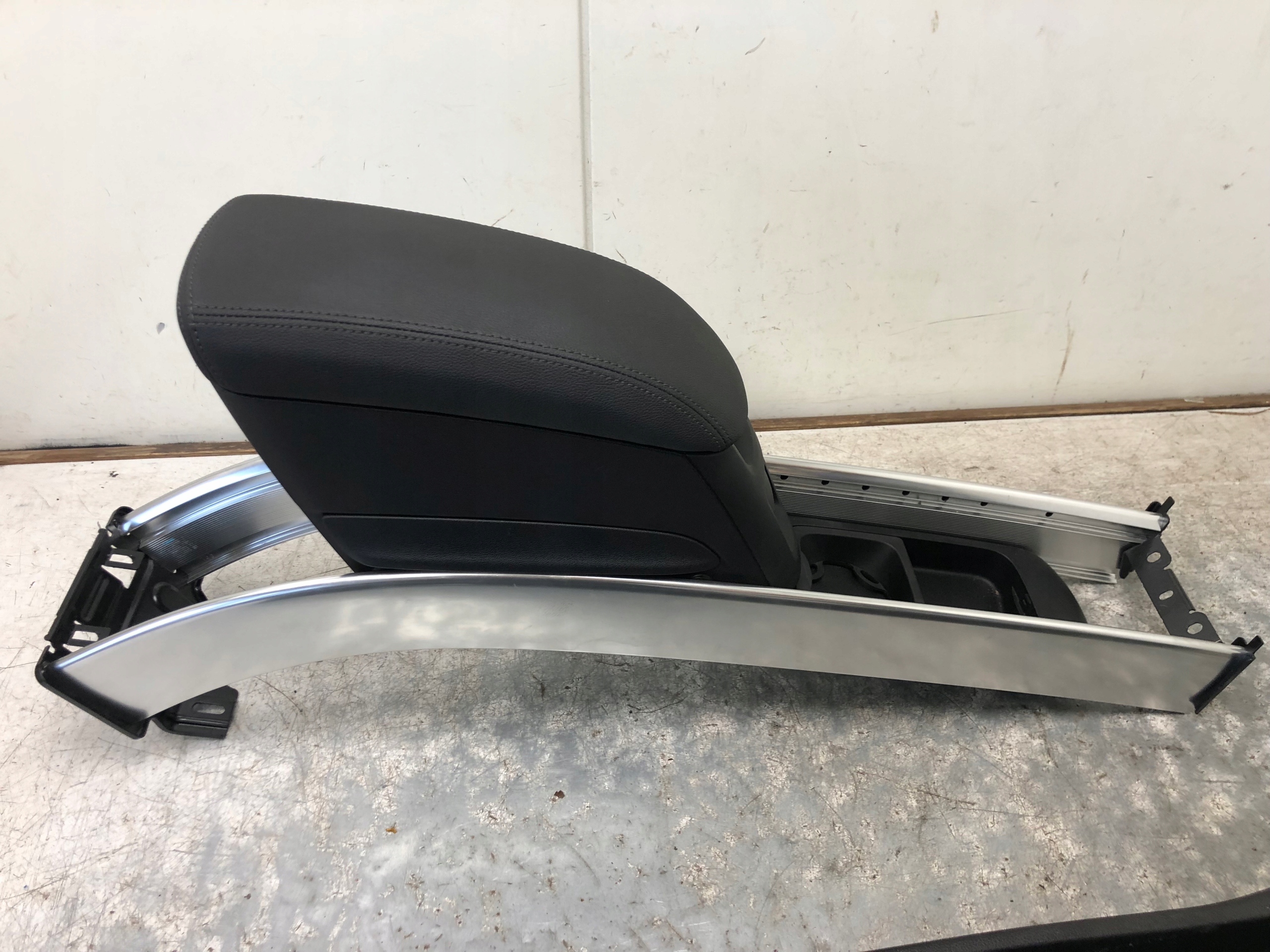 TUNEL central armrest OPEL MERIVA B 13260358