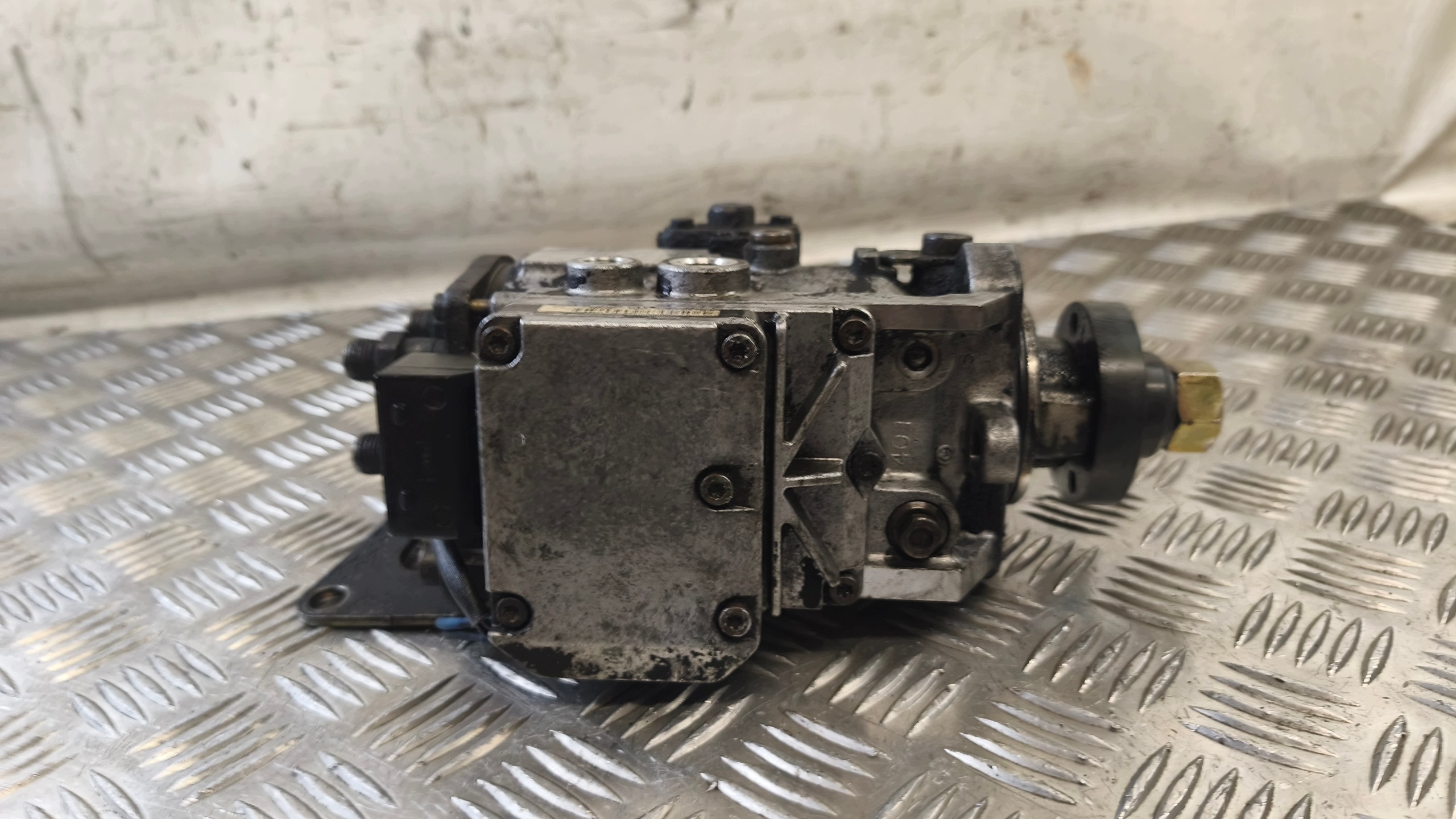 Einspritzpumpe OPEL ASTRA 1.7D 2001r 047050405