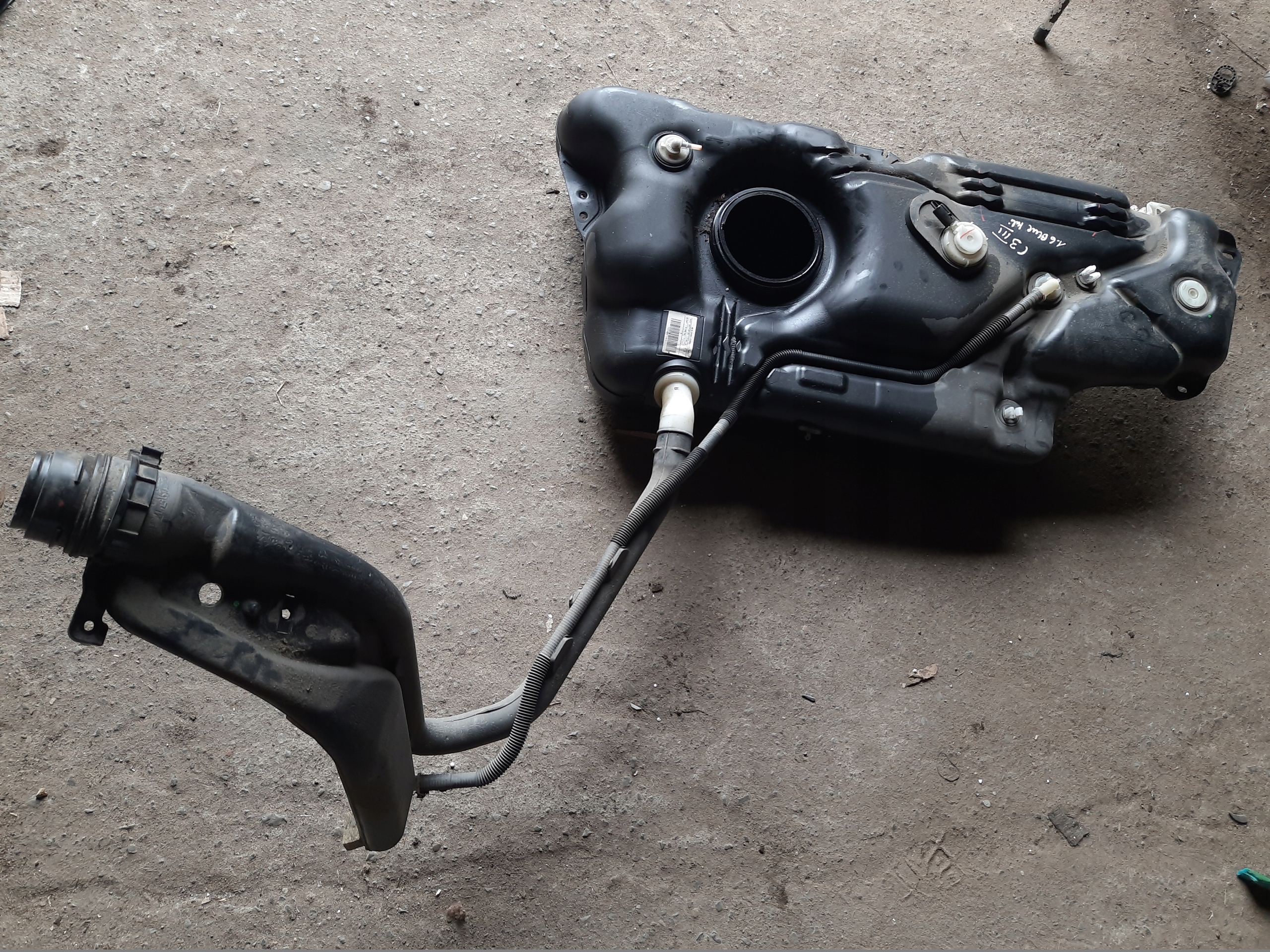 9805116480 - Citroen C3 III 1.6 bluehdi паливний бак