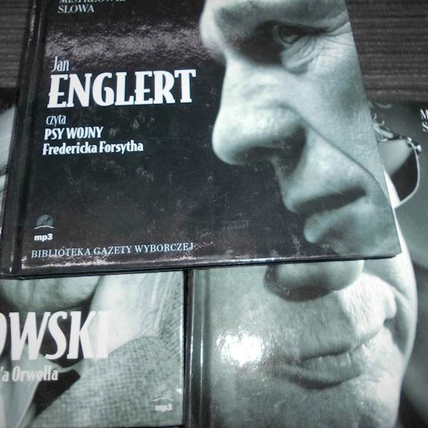 MISTRZOWIE SLOWA : PSY WOJNY / FOLWARK ZWIERZEC