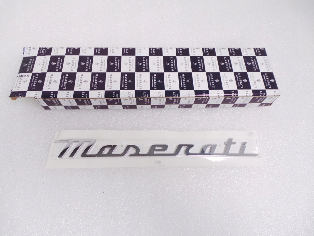 Logo emblém nápis Maserati Levante Ghibli 2021
