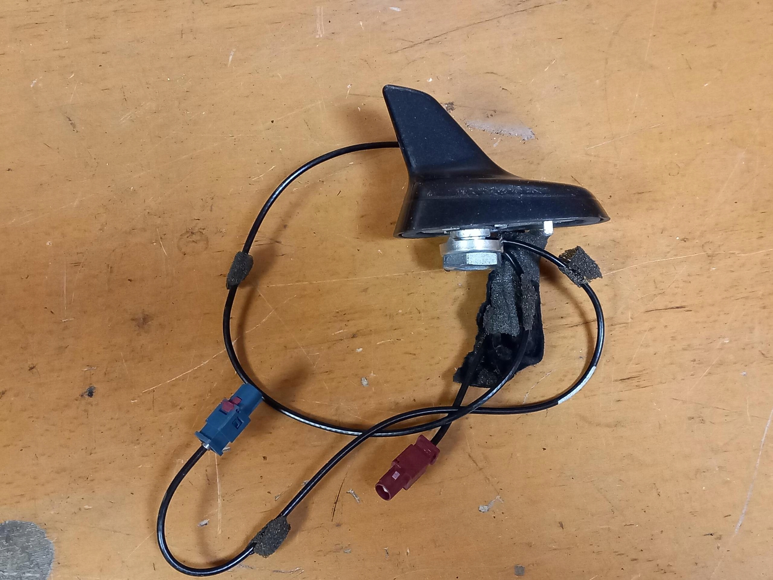 Antenne Toit GPS AUDI A8 D3 4E0035503R 03-10