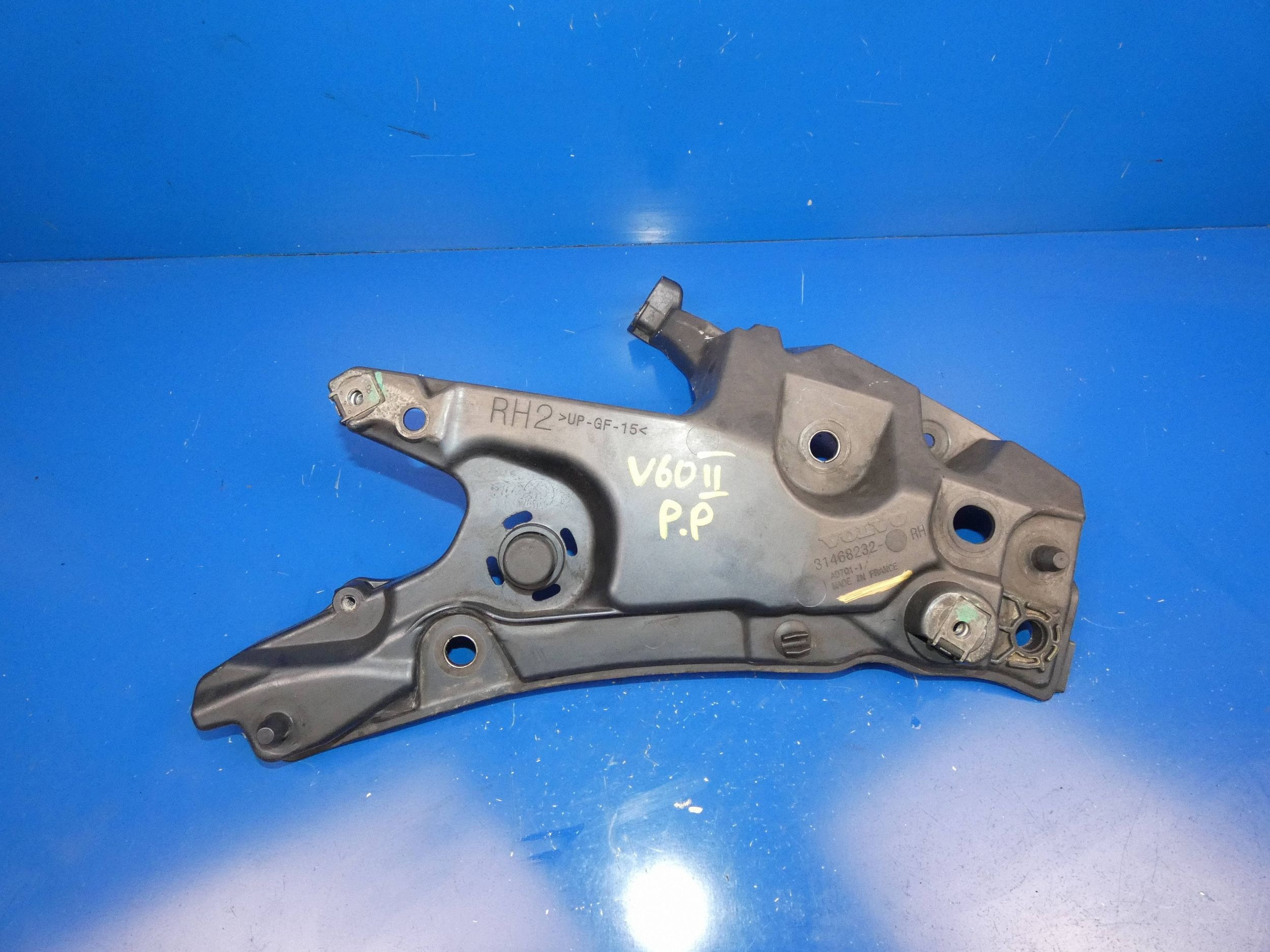 VOLVO V60 II S60 III Console Support plaque Aile OKULAR Droite Avant