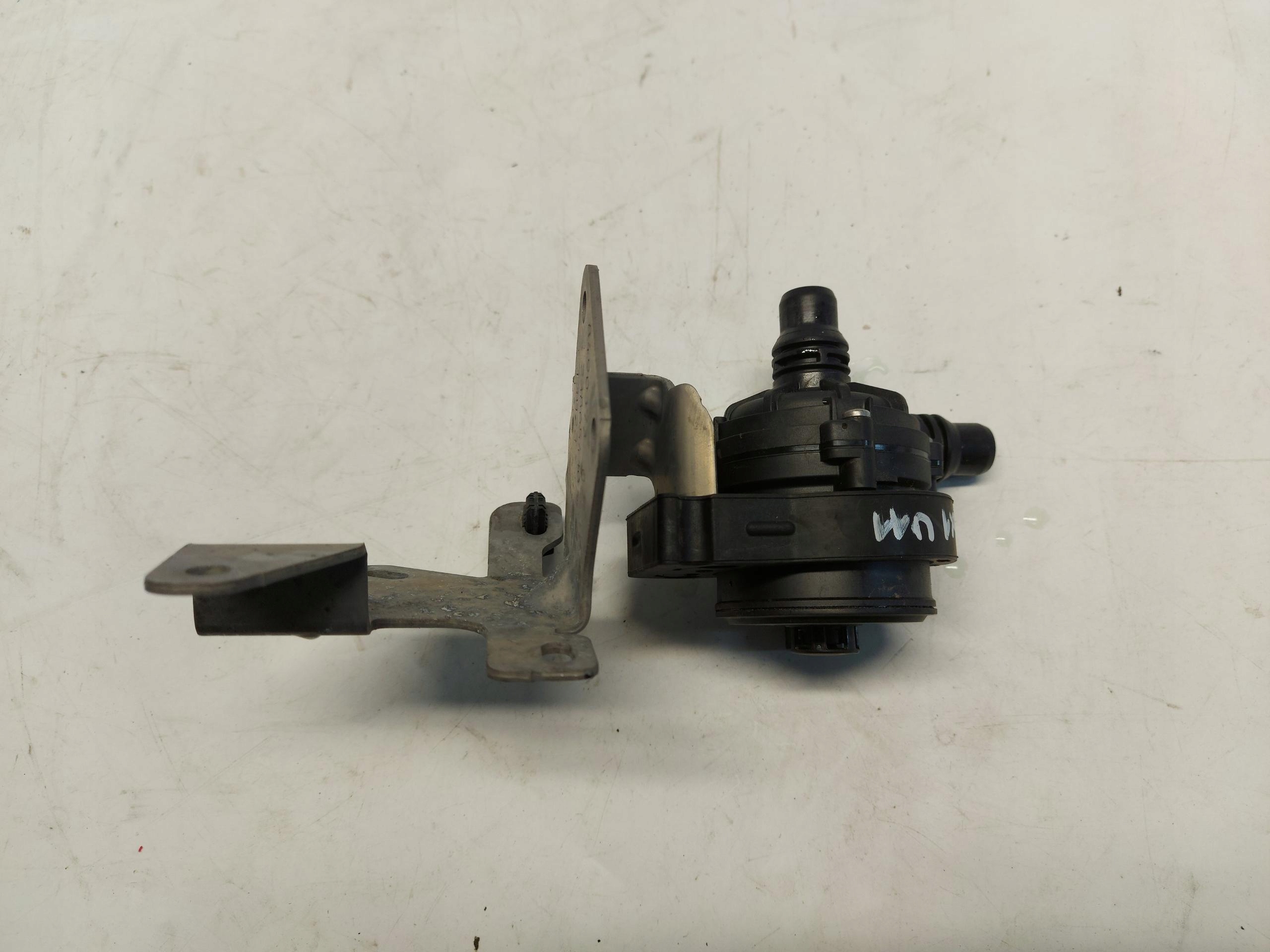 BMW iX1 X1 U11 water pump electrical 5A020E0