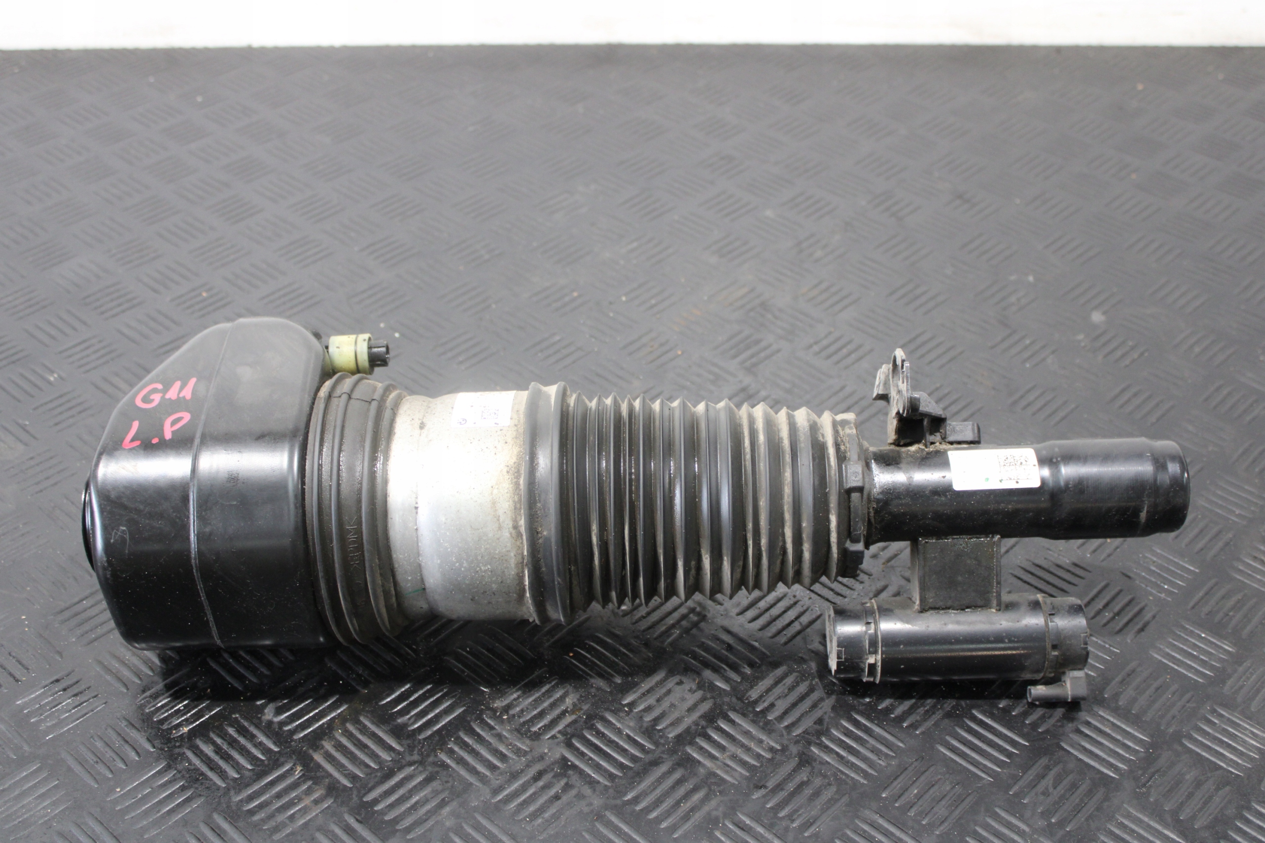 shock absorber airbag left front BMW 7 G11 8617081