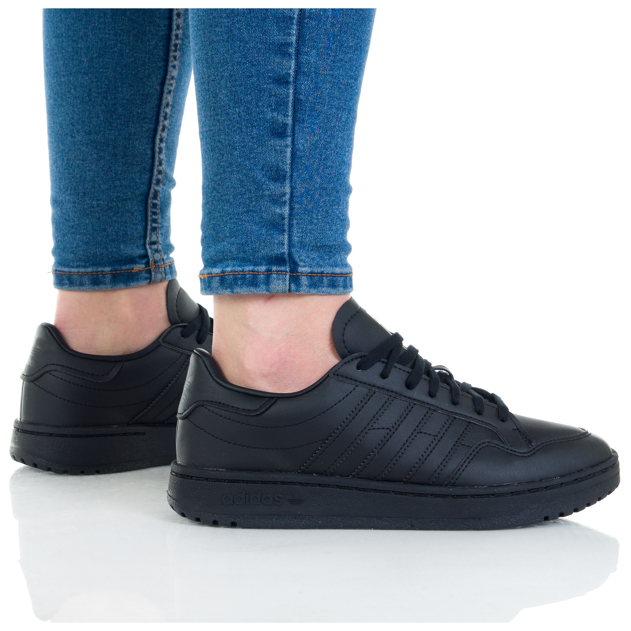 

Buty Adidas Damskie Team Court J EF6808 Czarne