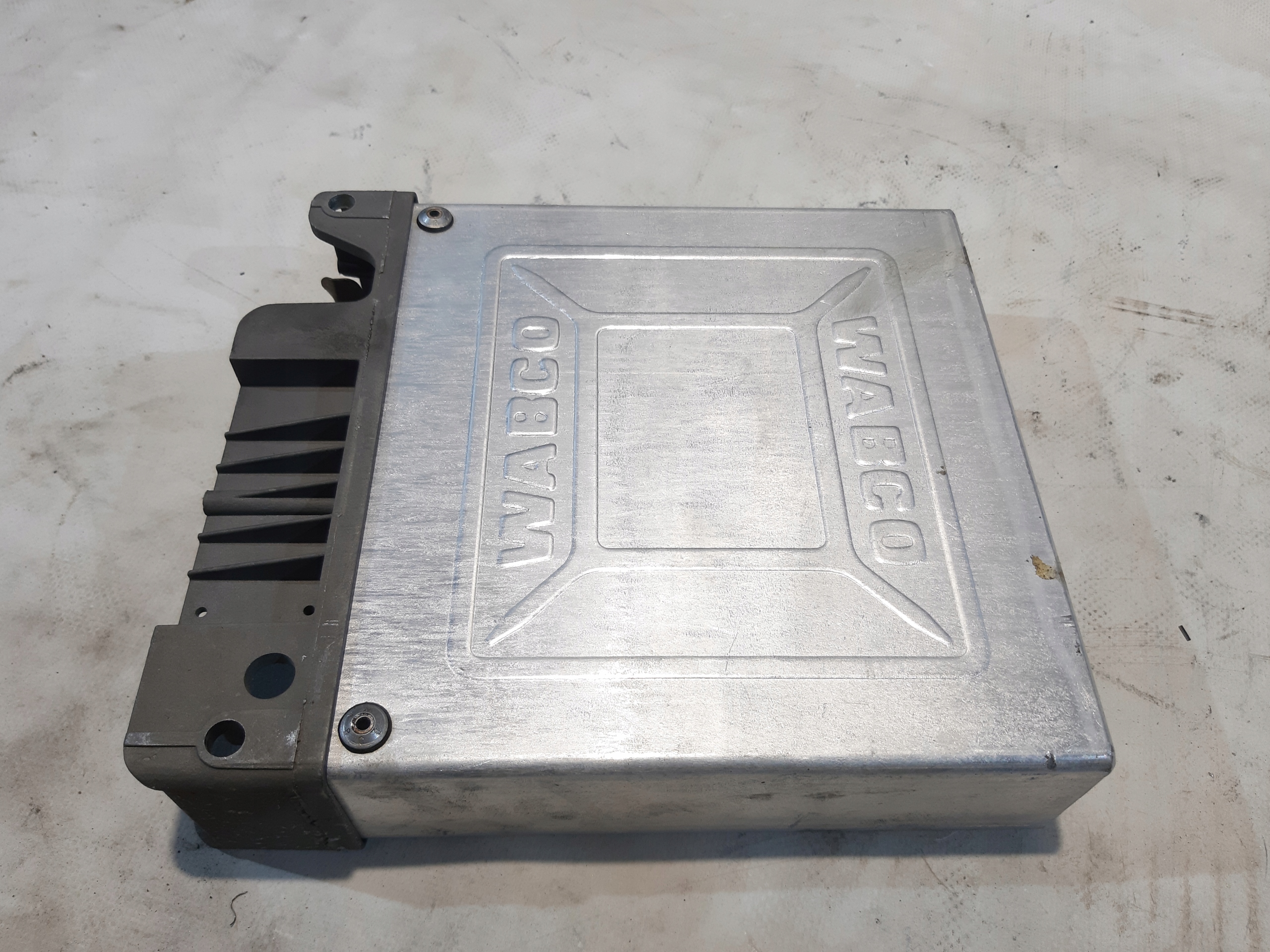 Volvo OE 3943981 control unit abs wabco
